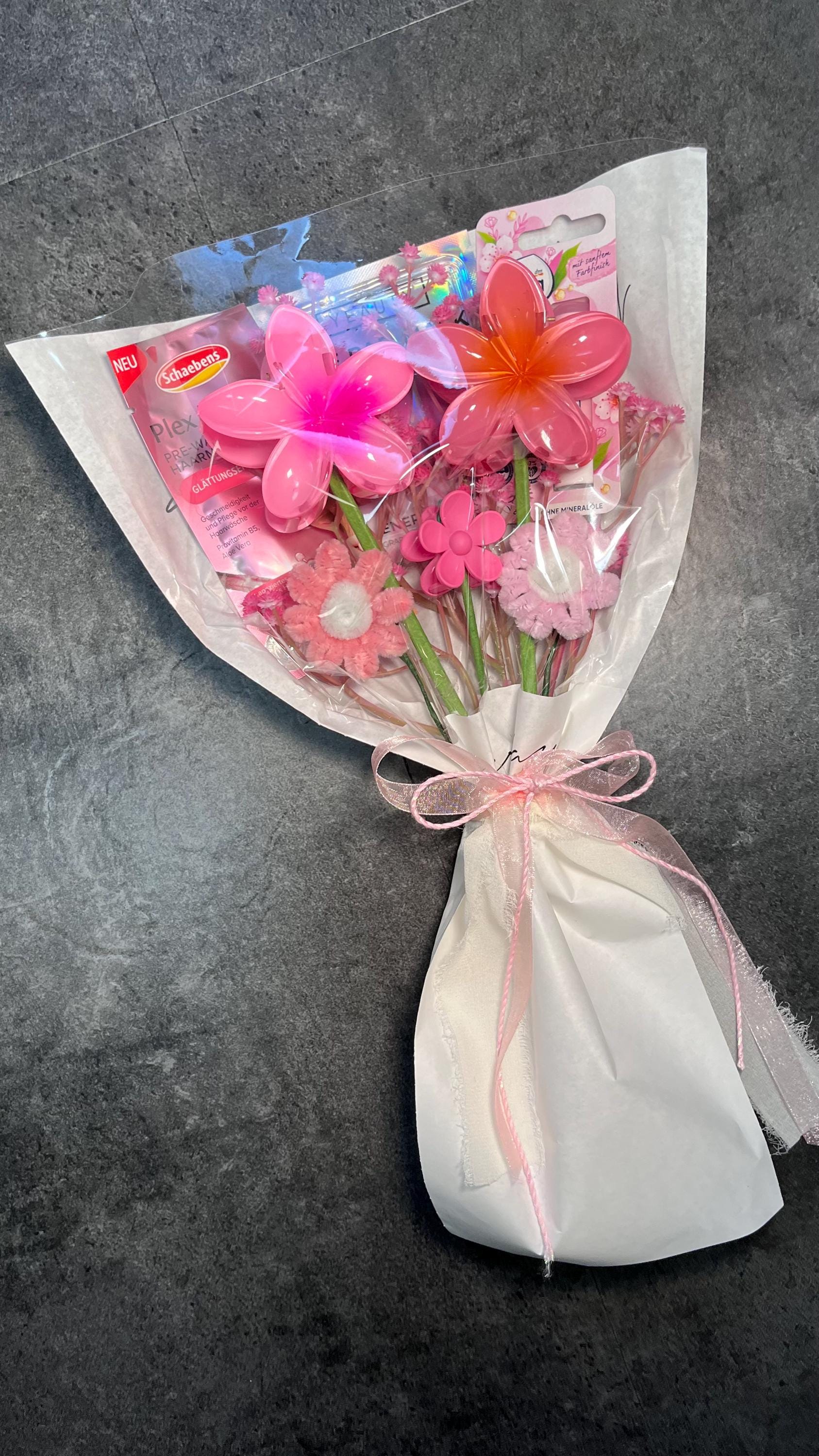 Pink Paradise - Geschenkstrauß in | Wellness Geschenk Mit Pflegeprodukten & Haarspangen von Etsy - StudioZenea