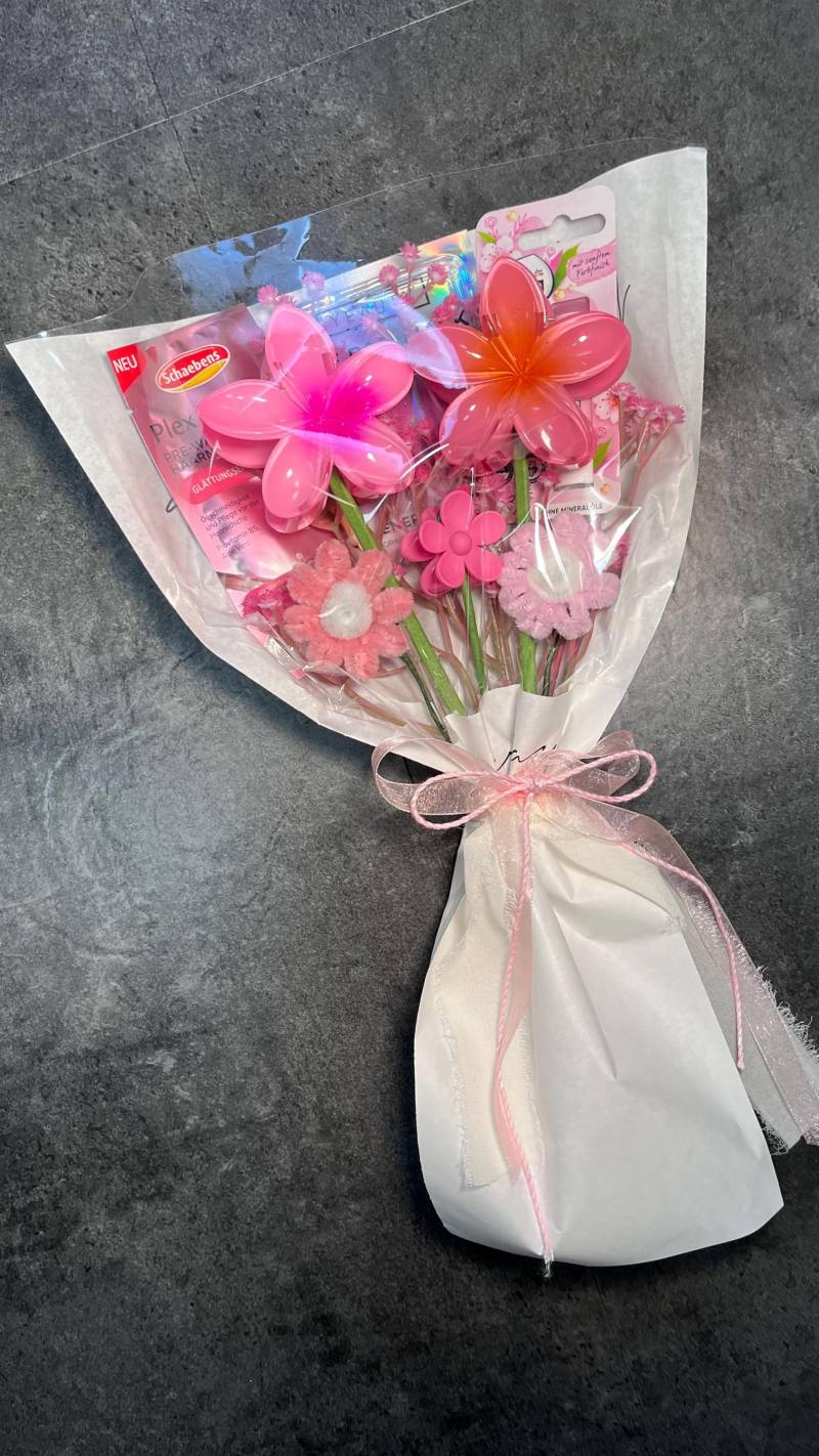 Pink Paradise - Geschenkstrauß in | Wellness Geschenk Mit Pflegeprodukten & Haarspangen von Etsy - StudioZenea