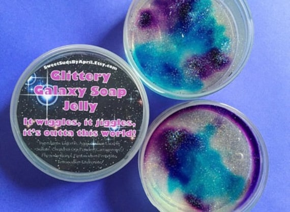 Galaxy Jelly Seife Glitzer Blaubeer Muffin Duft von Etsy - SugarShowerCo