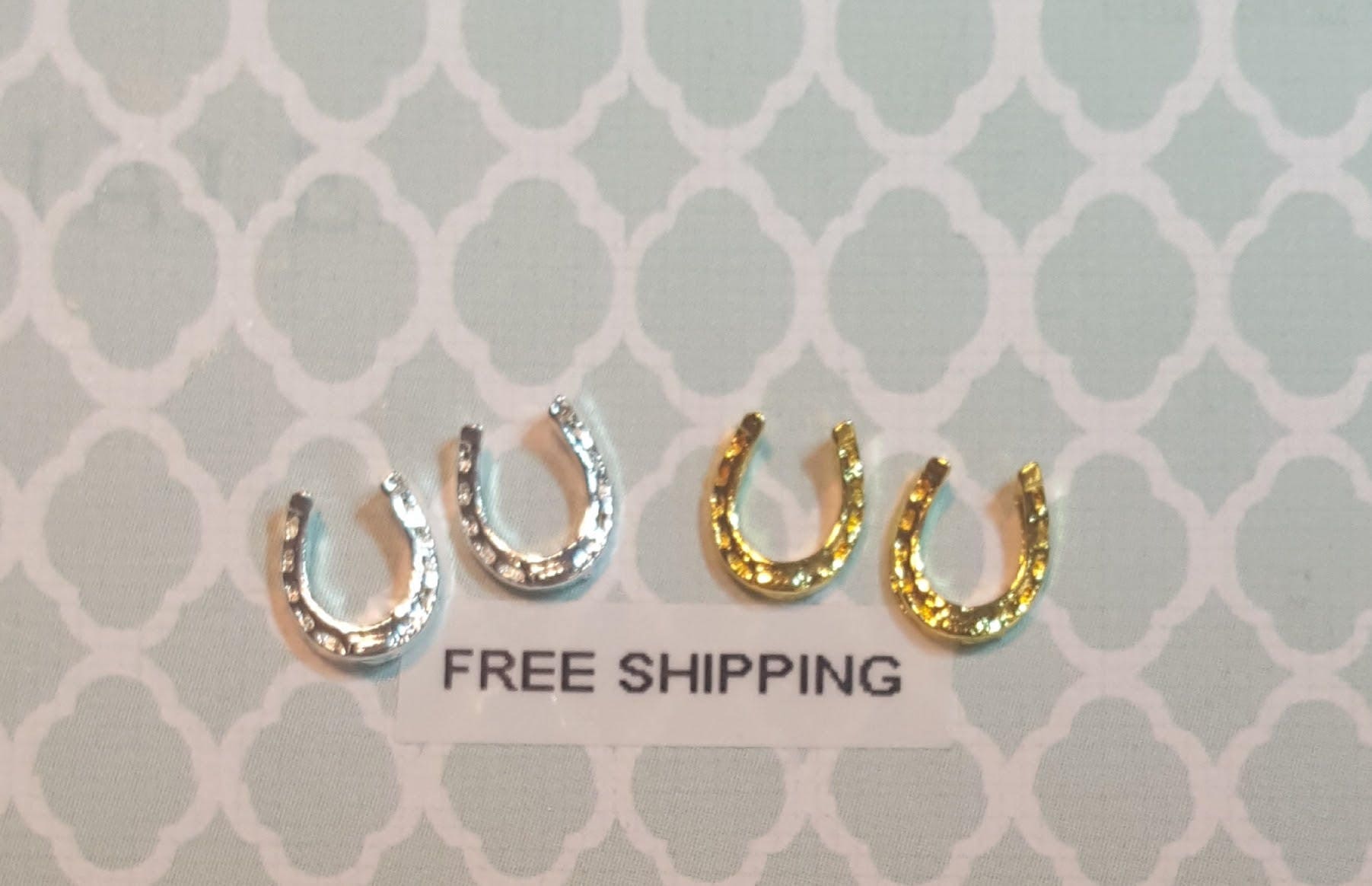 2 Stück Gold Oder Silber Hufeisen Legierungs-Charme-Nagel-Kunst Handwerk Kostenloser Versand 2 Stück Gold Oder Silber Hufeisen Legierungs-Charme-Nagel-Kunst Handwerk Kostenloser Versand von Etsy - SunSationalNailArt