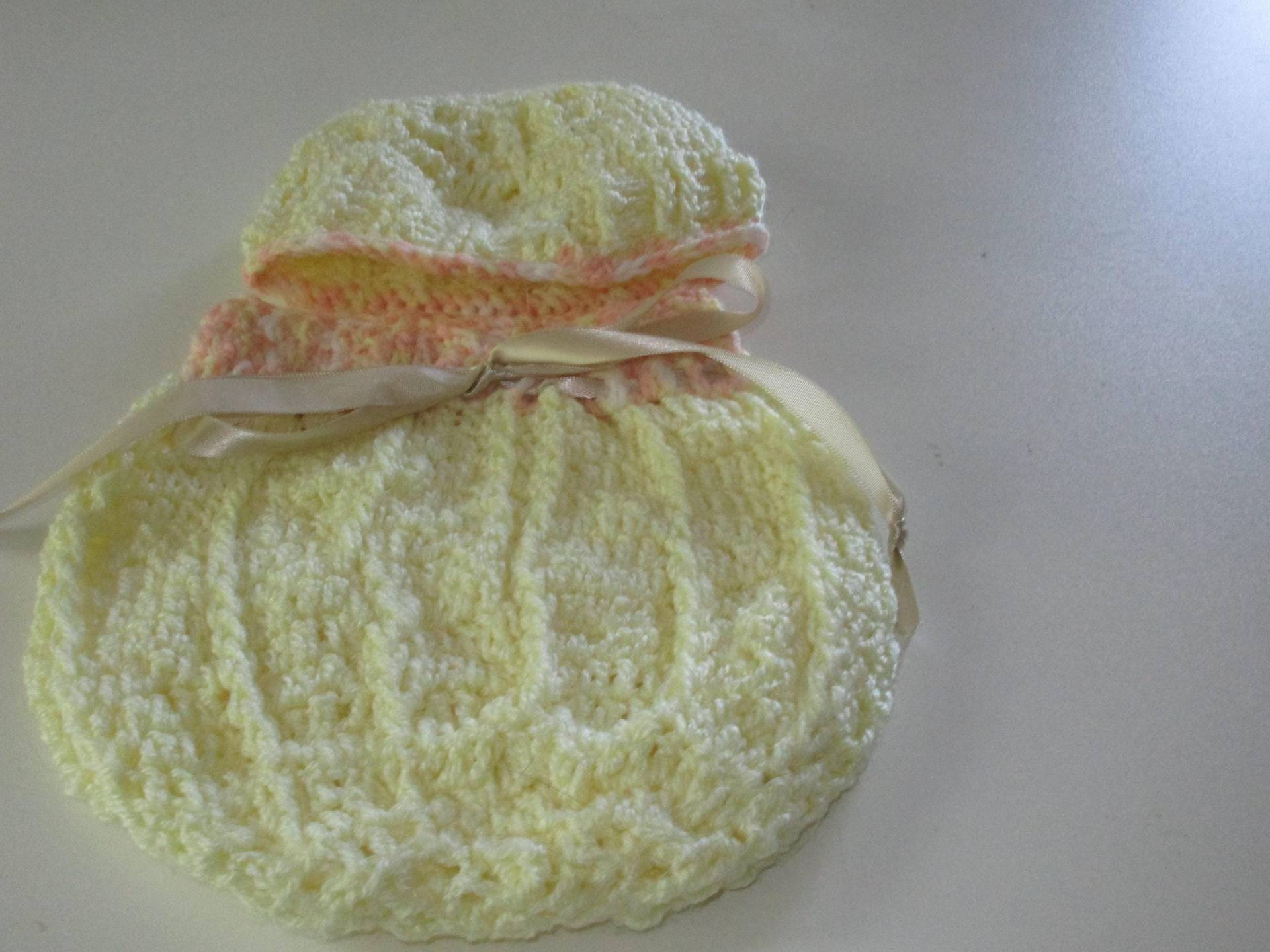 Halten Sie Ihre Kleinen Warm in Diesem Kokon Für Frühchen Mit Passender Mütze. Es Ist Handgehäkelt. Perfekt 3-4 Kilo von Etsy - Sunriseentrepreneur