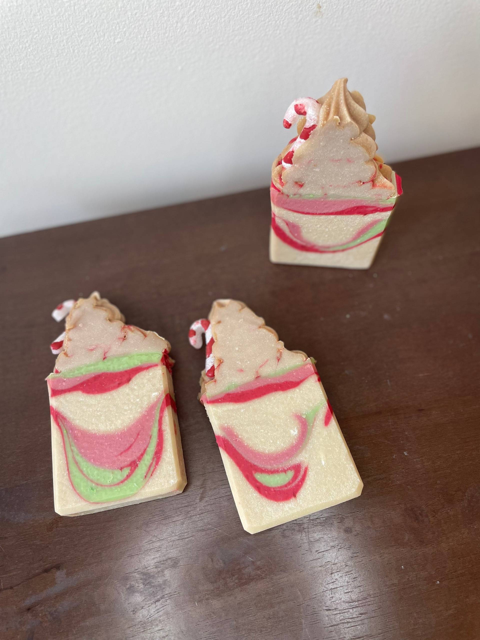 Peppermint Dreams | Zuckerstange Seife Peppermint Dreams | Zuckerstange Seife von Etsy - SunshinesCraftsLLC