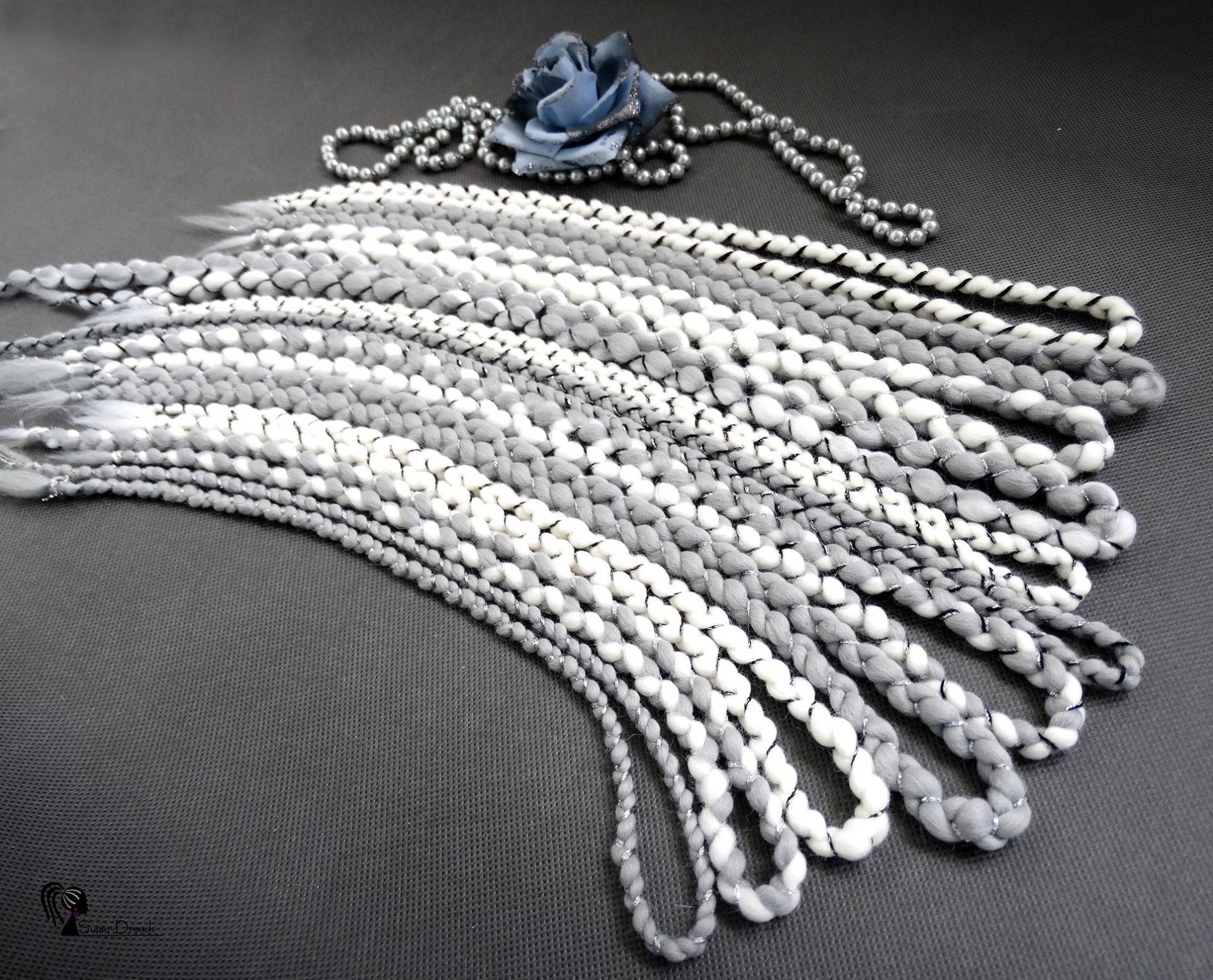 Weiß & Grau Wolle Dreadlocks Handgemachte Boho Zöpfe von Etsy - SuperDreadsArt