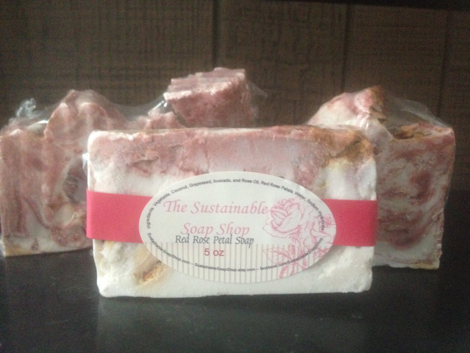 Rote Rose Petal Soap Kaltverfahren Bar Dekorative Badezimmer Verwöhnprogramm Für Mama Rote Rose Petal Soap Kaltverfahren Bar Dekorative Badezimmer Verwöhnprogramm Für Mama von Etsy - SustainableSoapShop