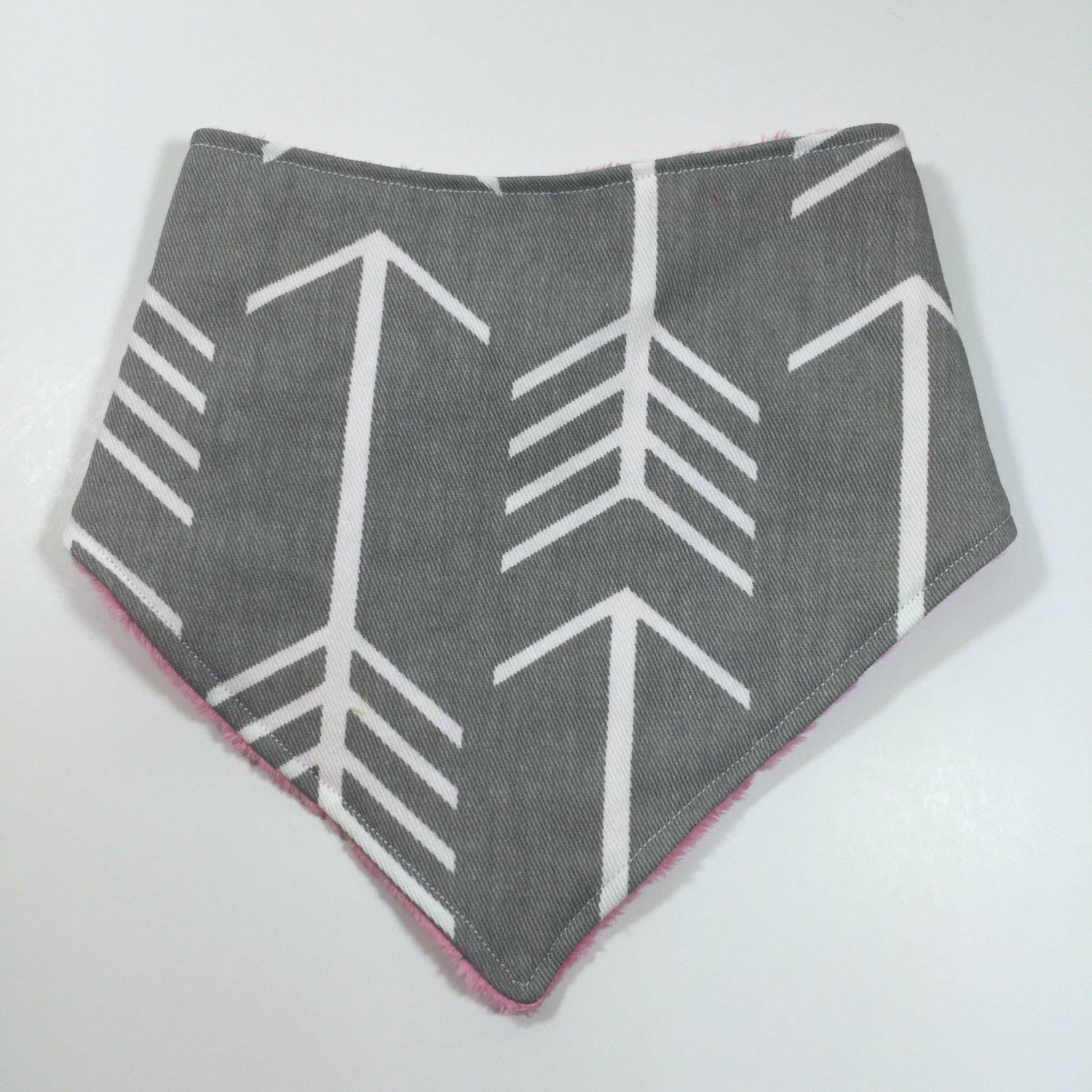 Wendbares Bandana Beißring - Bibdana Weicher Minky Dot Mädchen-Babypartygeschenk Baby Lätzchen Kleinkind von Etsy - SweetBabyJaneCo