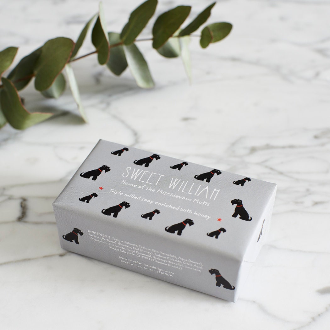 Schwarze Schnauzer Dreifach Gefräste Seife von Etsy - SweetWilliamLondon