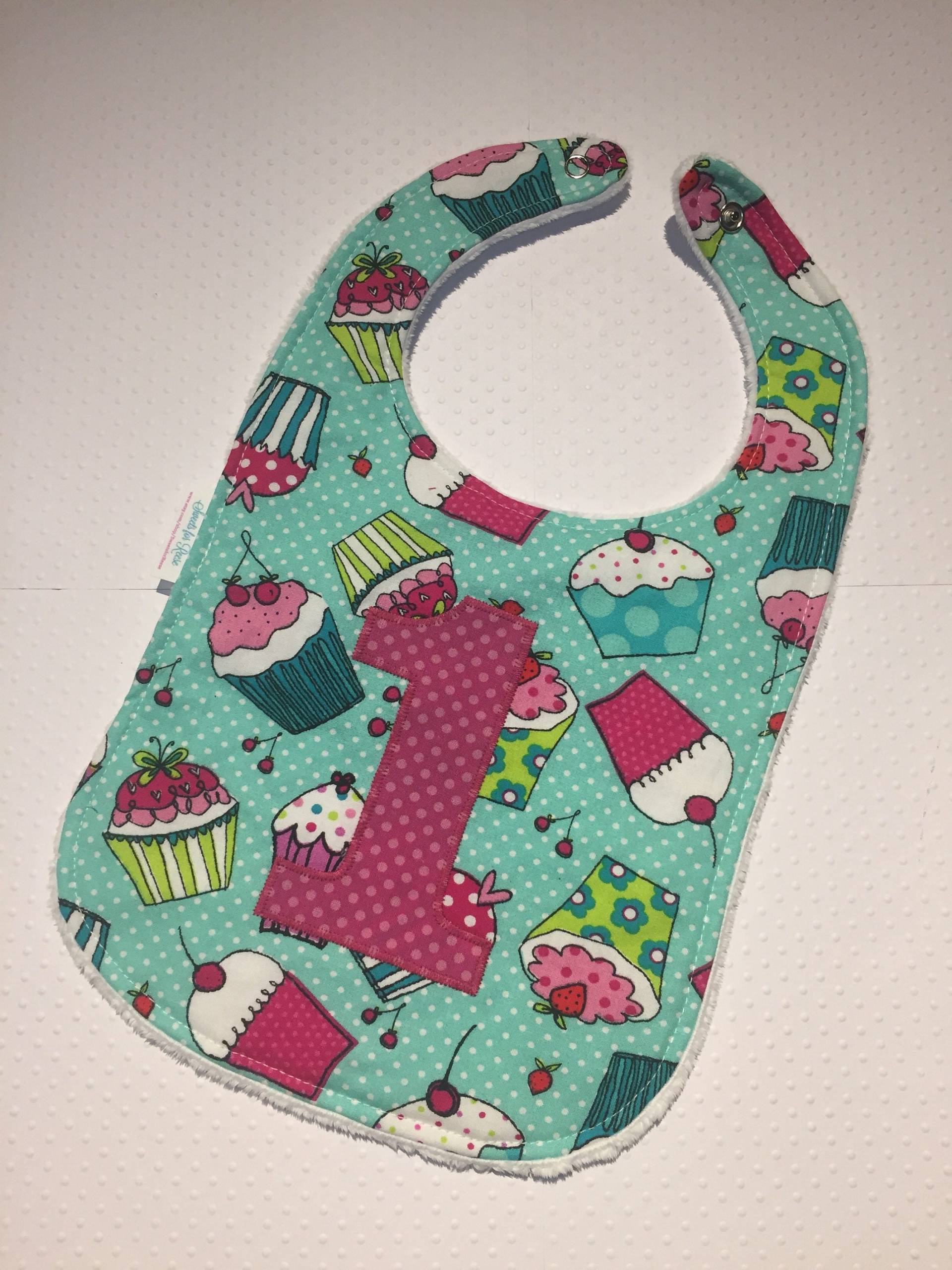 Cupcakes Ersten Geburtstag Lätzchen von Etsy - SweetsforReese