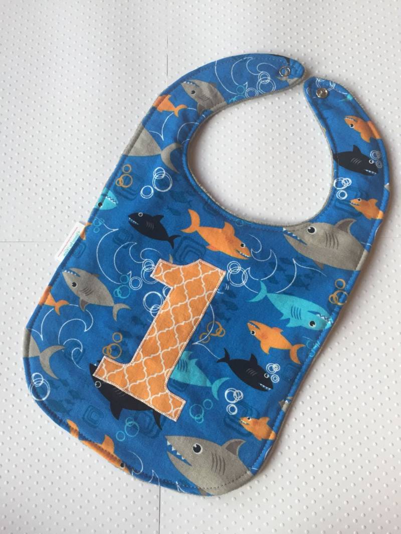 Hai 1. Geburtstag Lätzchen Hai 1. Geburtstag Lätzchen von Etsy - SweetsforReese