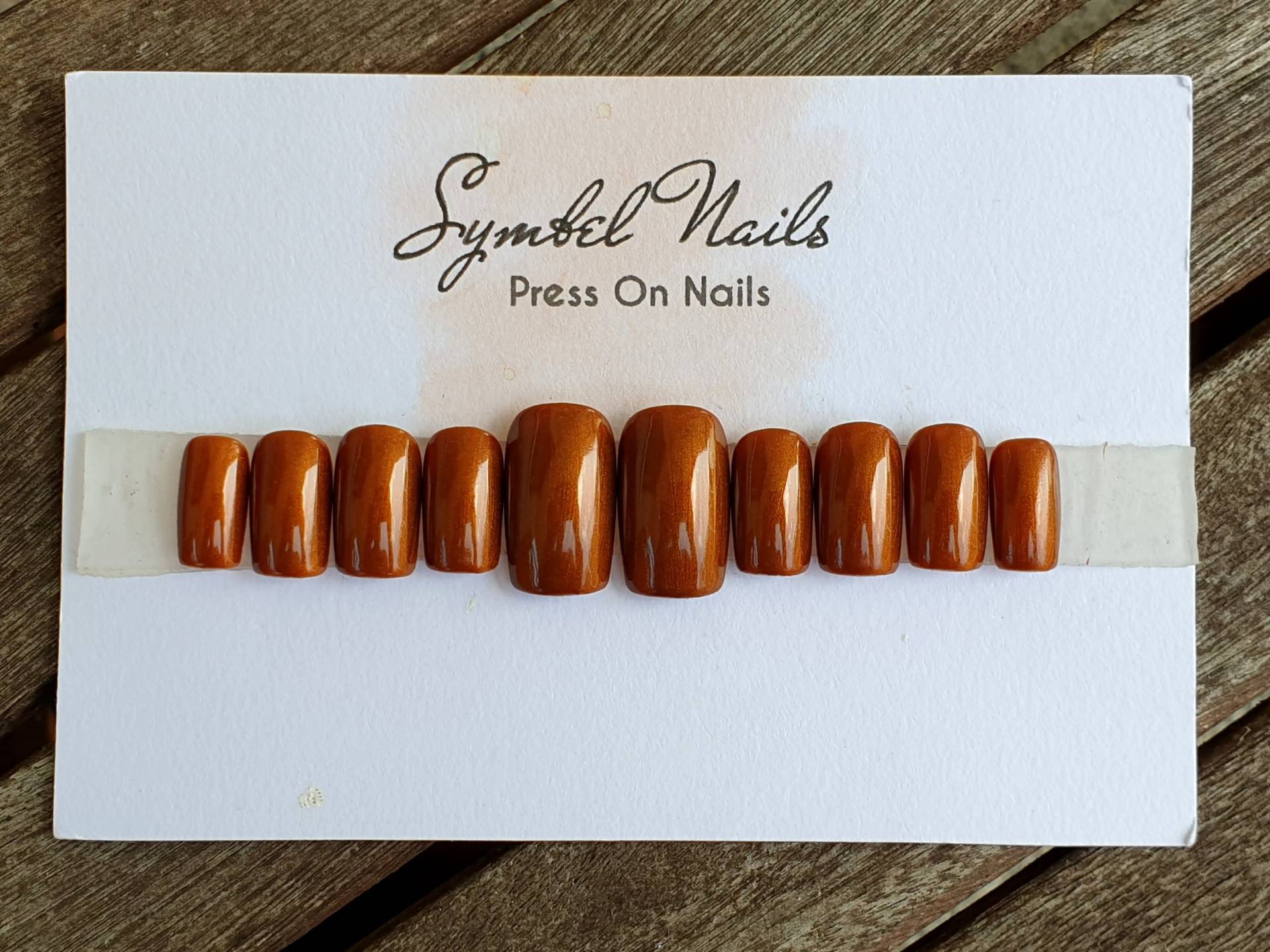 Karamellbraun Press On Nails von Etsy - SymbelNails