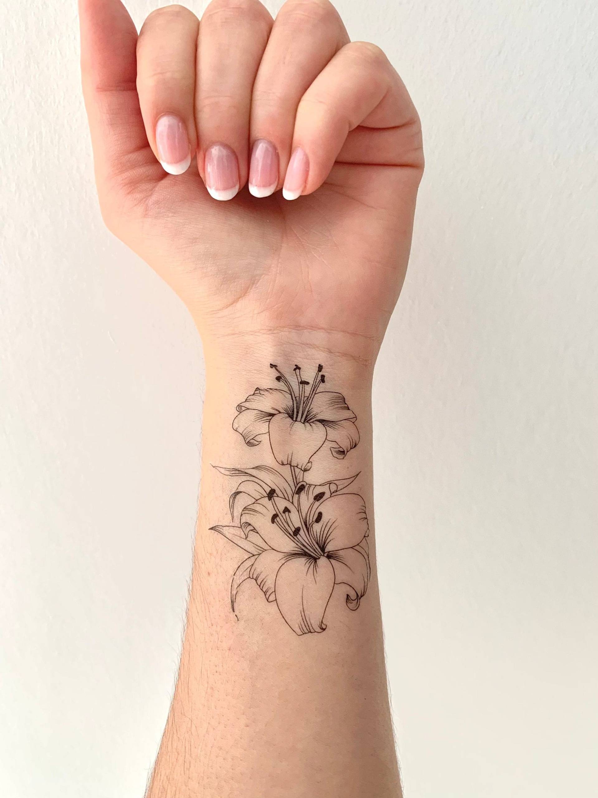 Doppelte Lilie | 2Er-Set - Temporäre Tattoos Doppelte Lilie | 2Er-Set - Temporäre Tattoos von Etsy - TATTOODAY