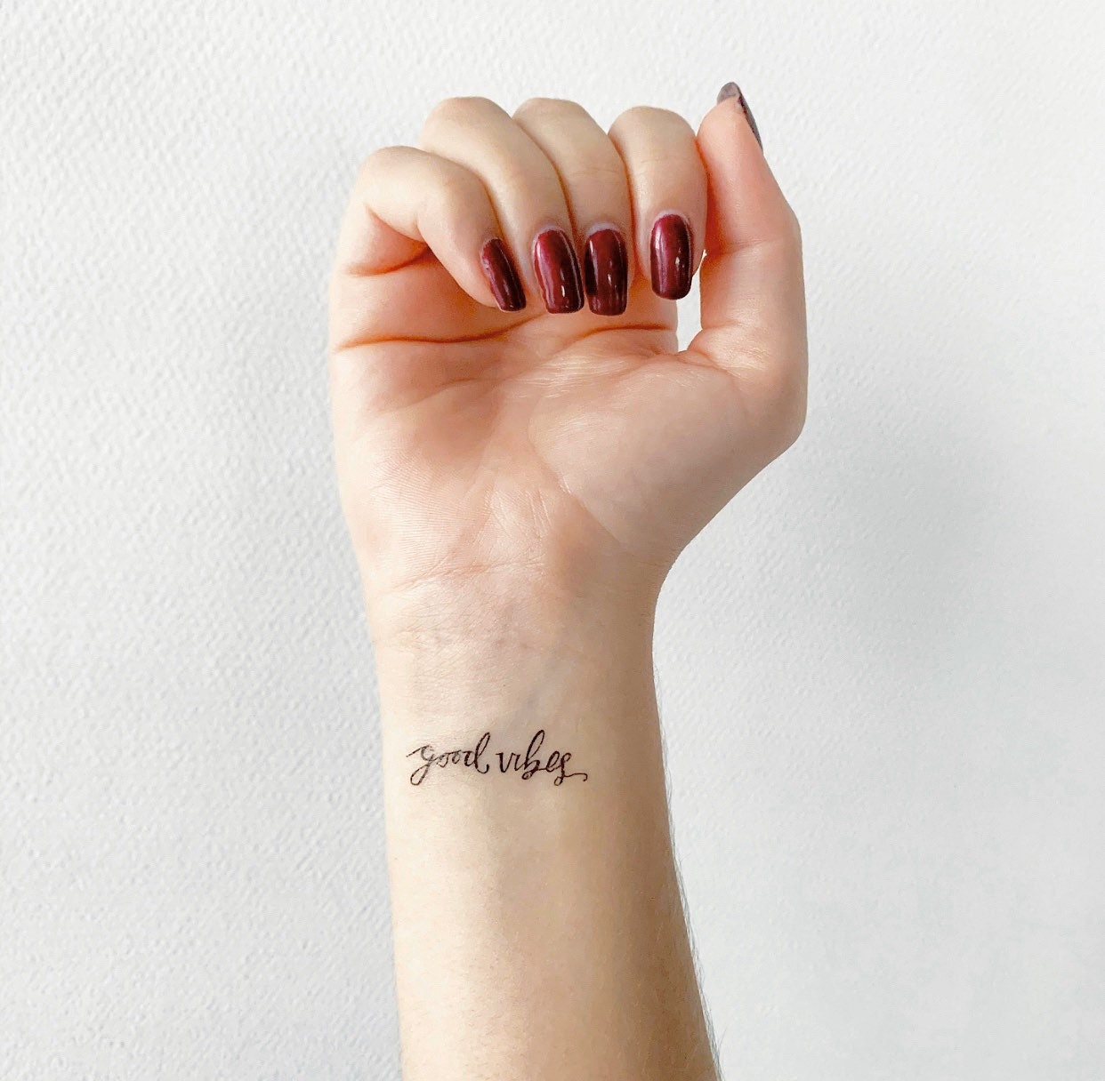 Good Vibes | 2Er-Set - Temporäres Tattoo Good Vibes | 2Er-Set - Temporäres Tattoo von Etsy - TATTOODAY