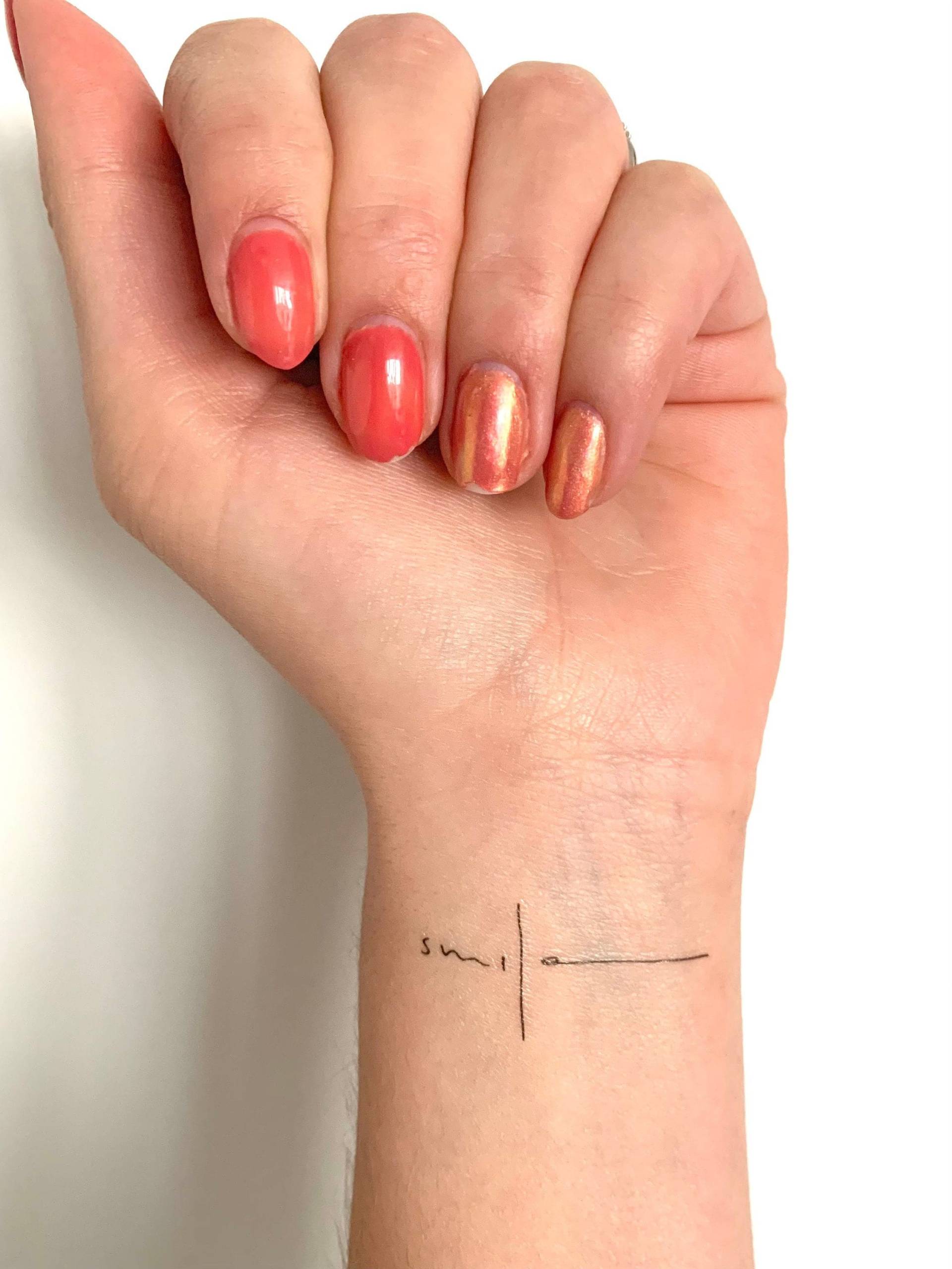 Lächeln | 2Er-Set - Temporäres Tattoo Lächeln | 2Er-Set - Temporäres Tattoo von Etsy - TATTOODAY