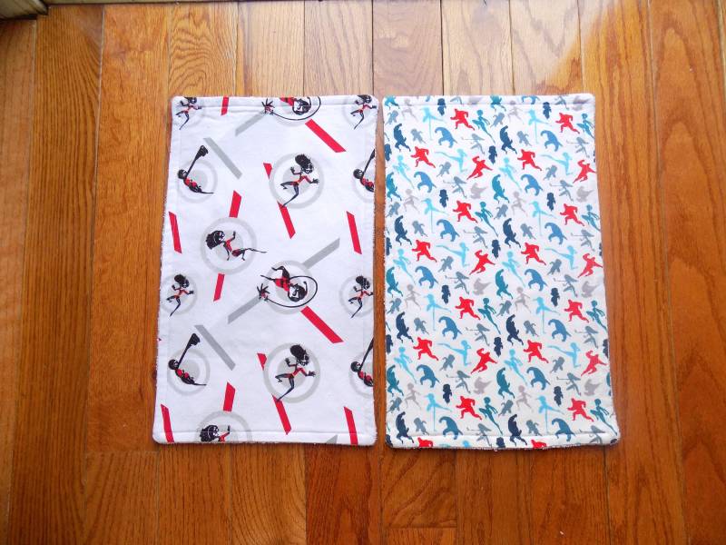 2Er Set The Incredibles Spucktücher - Babypartygeschenk von Etsy - TJsCountryCreations