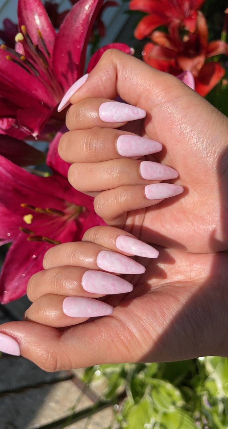 Apres Gelpresse Auf Marmornägeln von Etsy - TPSNAILS