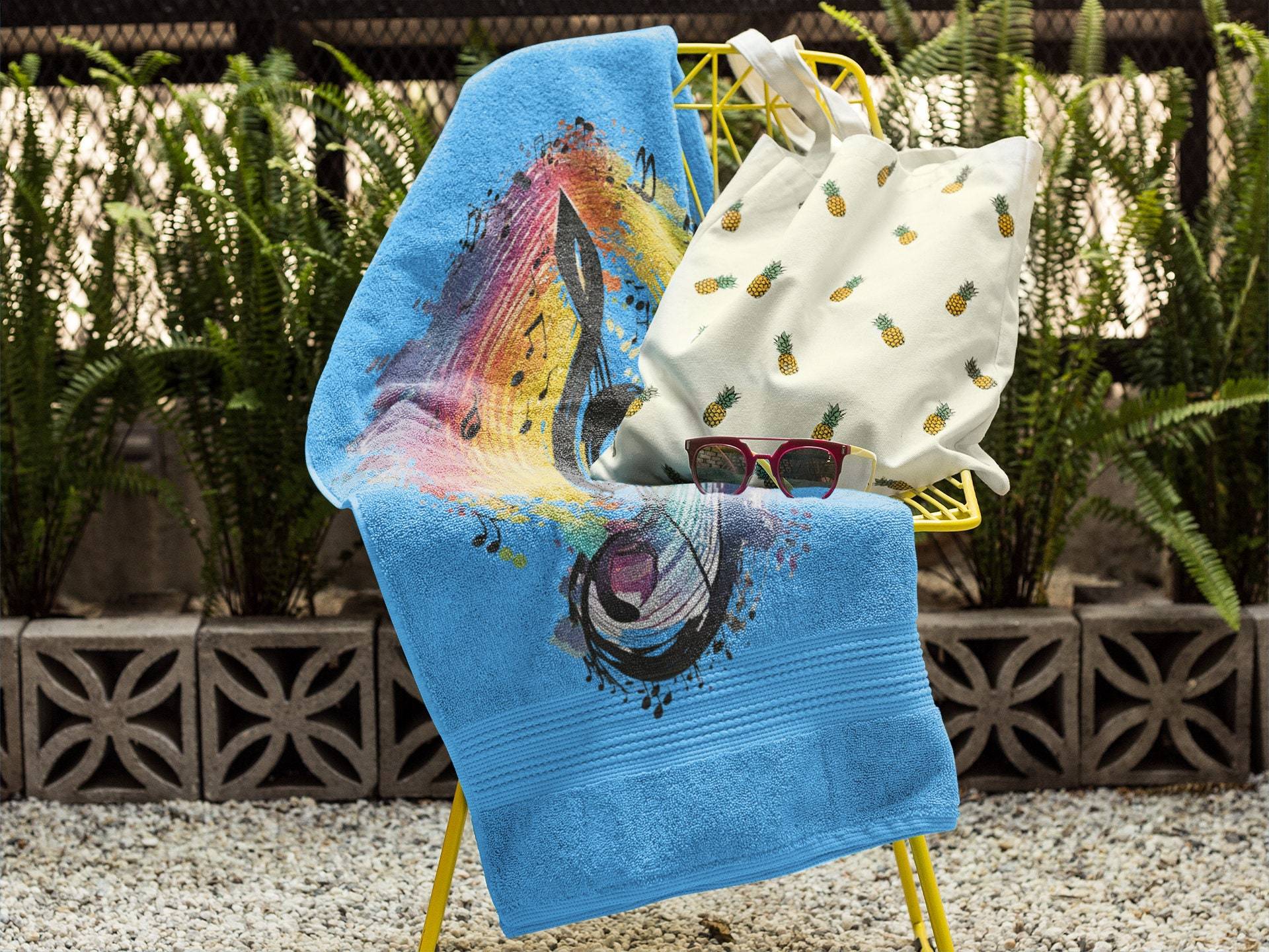 Kuschelliches Polycotton-Handtuch - Perfekter Entspannungs-Begleiter . Für Denn Strand Besuch Notenschlüssel Designe Im Regenbogen Kuschelliches Polycotton-Handtuch - Perfekter Entspannungs-Begleiter . Für Denn Strand Besuch Notenschlüssel Designe Im Regenbogen von Etsy - TRIAGEshop
