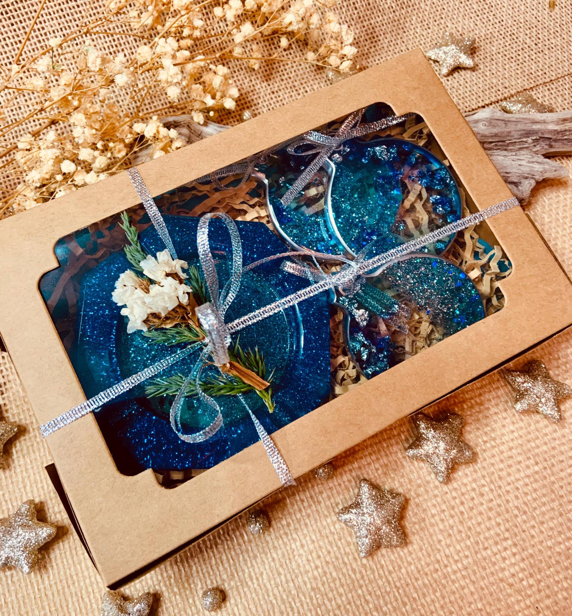 Weihnachtsgeschenke, Geschenkset, Epoxidharz, Resin, Geschenke, Präsent, Aschenbecher, Weihnachtsbaumschmuck, Art Tavikadeko, Dekor, Party Weihnachtsgeschenke, Geschenkset, Epoxidharz, Resin, Geschenke, Präsent, Aschenbecher, Weihnachtsbaumschmuck, Art Tavikadeko, Dekor, Party von Etsy - TaVikaDeko