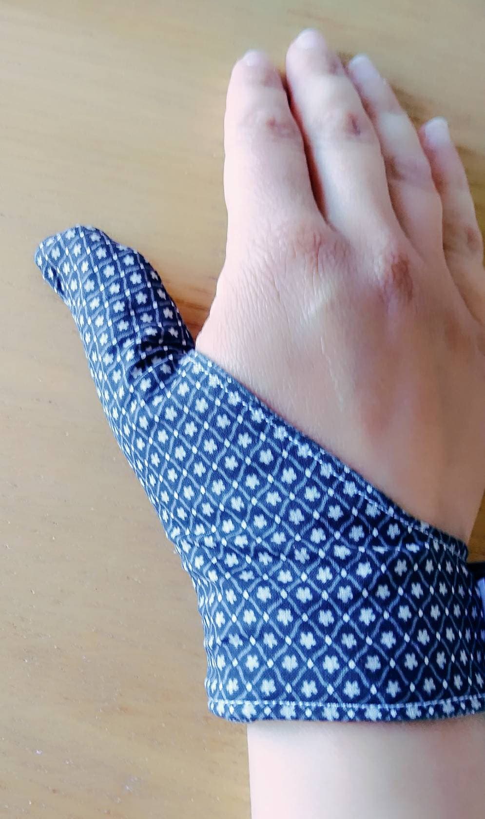 Daumenschutz Für Erwachsene, Anti-Saug-Handschuh, Hilft Beim Aufhören Des Daumenlutschens, Links - Und Rechtshänder, Verstellbarer Verschluss Daumenschutz Für Erwachsene, Anti-Saug-Handschuh, Hilft Beim Aufhören Des Daumenlutschens, Links - Und Rechtshänder, Verstellbarer Verschluss von Etsy - TanaelBoutique