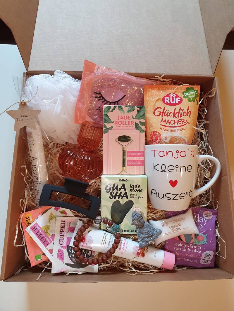 Box L - Personalisierte Geschenkbox Und Tasse. Jede Wird Mit Dem Namen Des Beschenkten Einer Personalisierten Tasse Versehen von Etsy - Tanjasgeschenkboxen