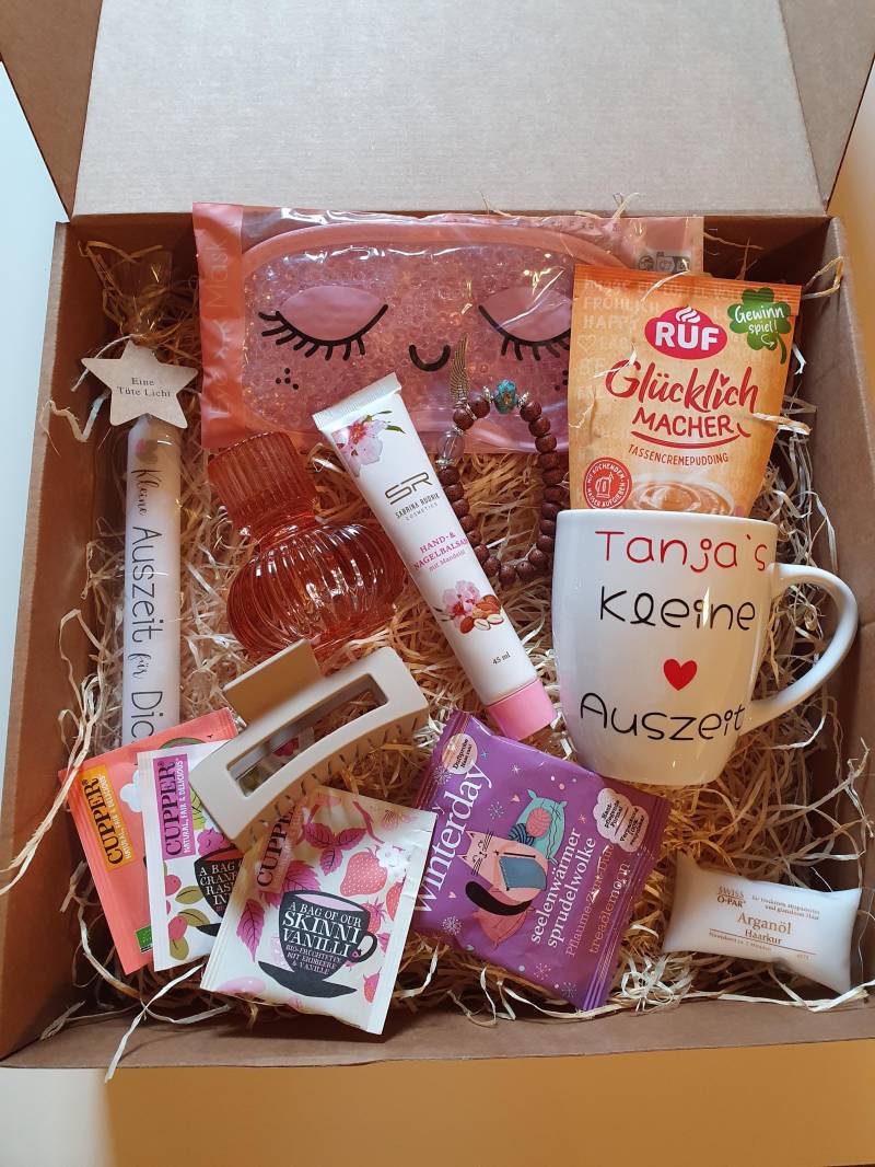 Box M - Personalisierte Geschenkbox Und Tasse. Jede Wird Mit Dem Namen Des Beschenkten Einer Personalisierten Tasse Versehen von Etsy - Tanjasgeschenkboxen