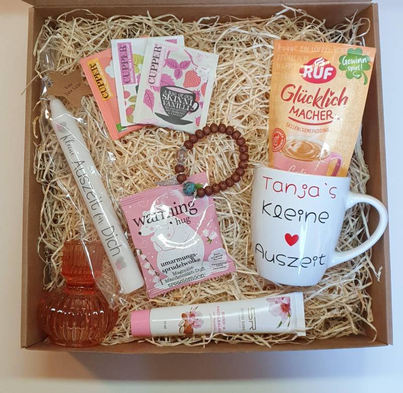 Box S - Personalisierte Geschenkbox Und Tasse. Jede Wird Mit Dem Namen Des Beschenkten Einer Personalisierten Tasse Versehen von Etsy - Tanjasgeschenkboxen