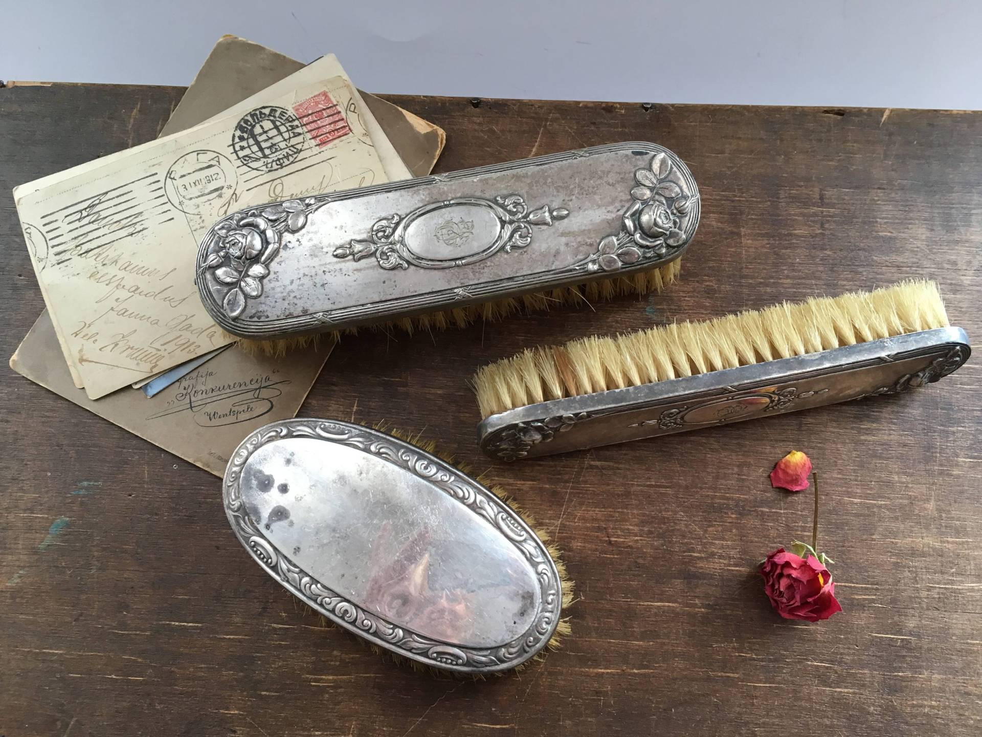 Vintage-Dressing-Tisch-Set 3 Stück Monogrammiert Eitelkeit Set Vintage Haarbürste Dressing Tisch Mit Initialen von Etsy - TasteVintage