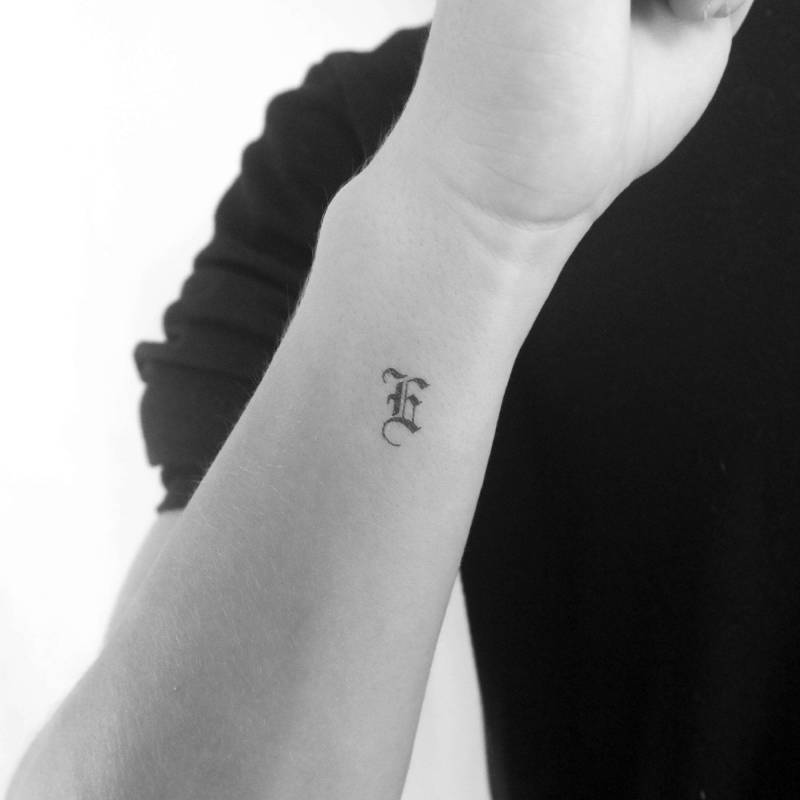 Gothic E Buchstabe Temporäres Tattoo | 3Er Set von Etsy - Tatteco