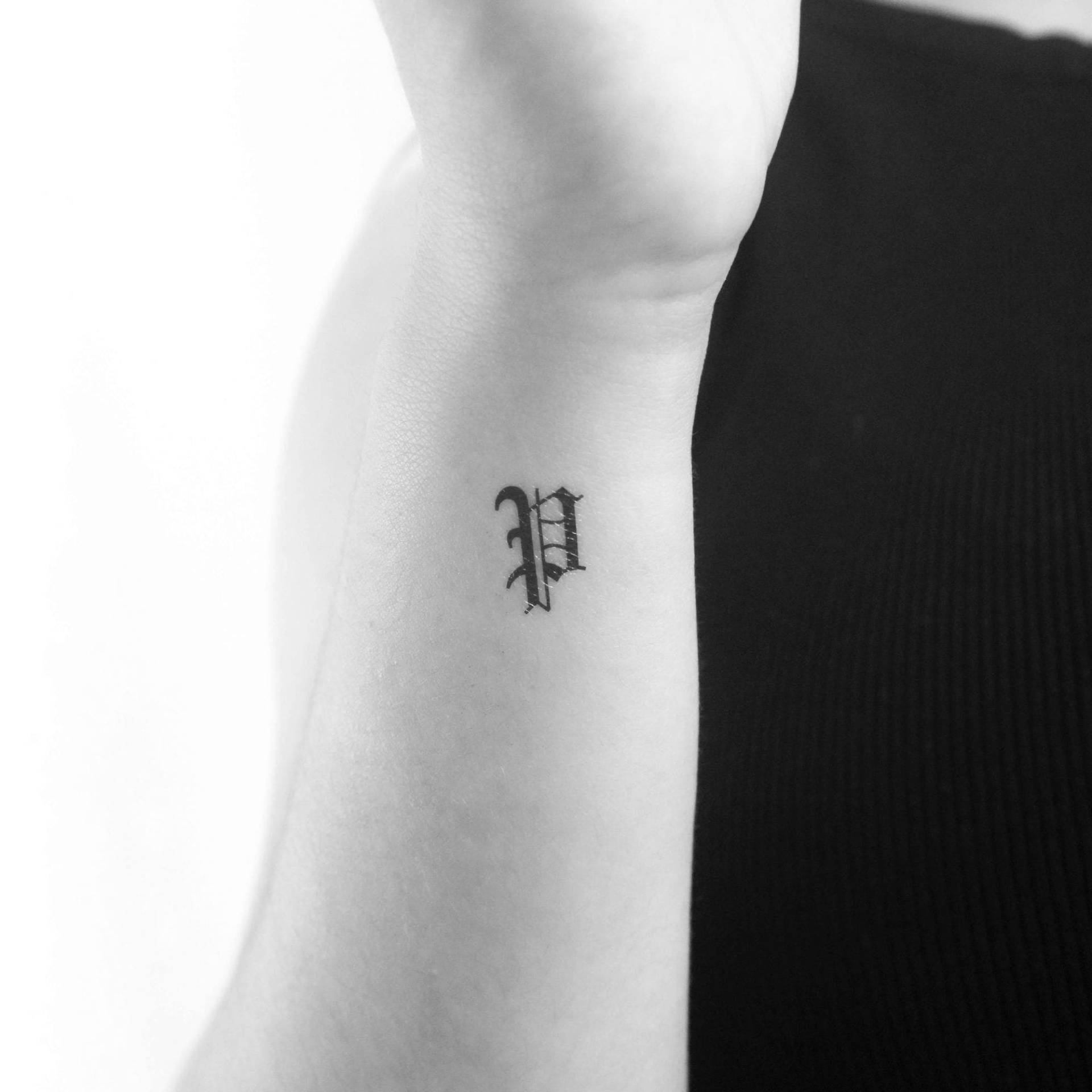 Gothic P Buchstabe Temporäres Tattoo | 3Er Set Gothic P Buchstabe Temporäres Tattoo | 3Er Set von Etsy - Tatteco