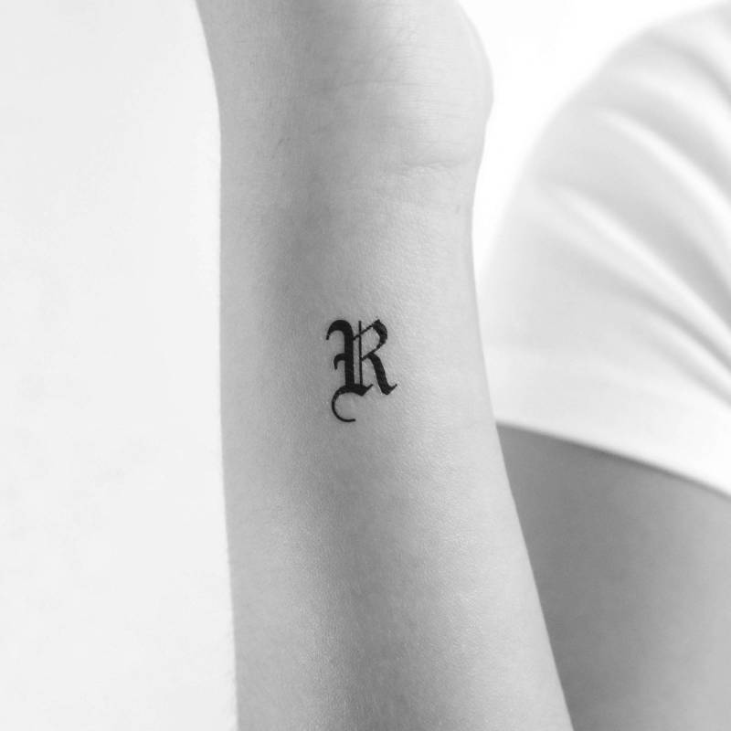 Gothic R Buchstabe Temporäres Tattoo | 3Er Set von Etsy - Tatteco