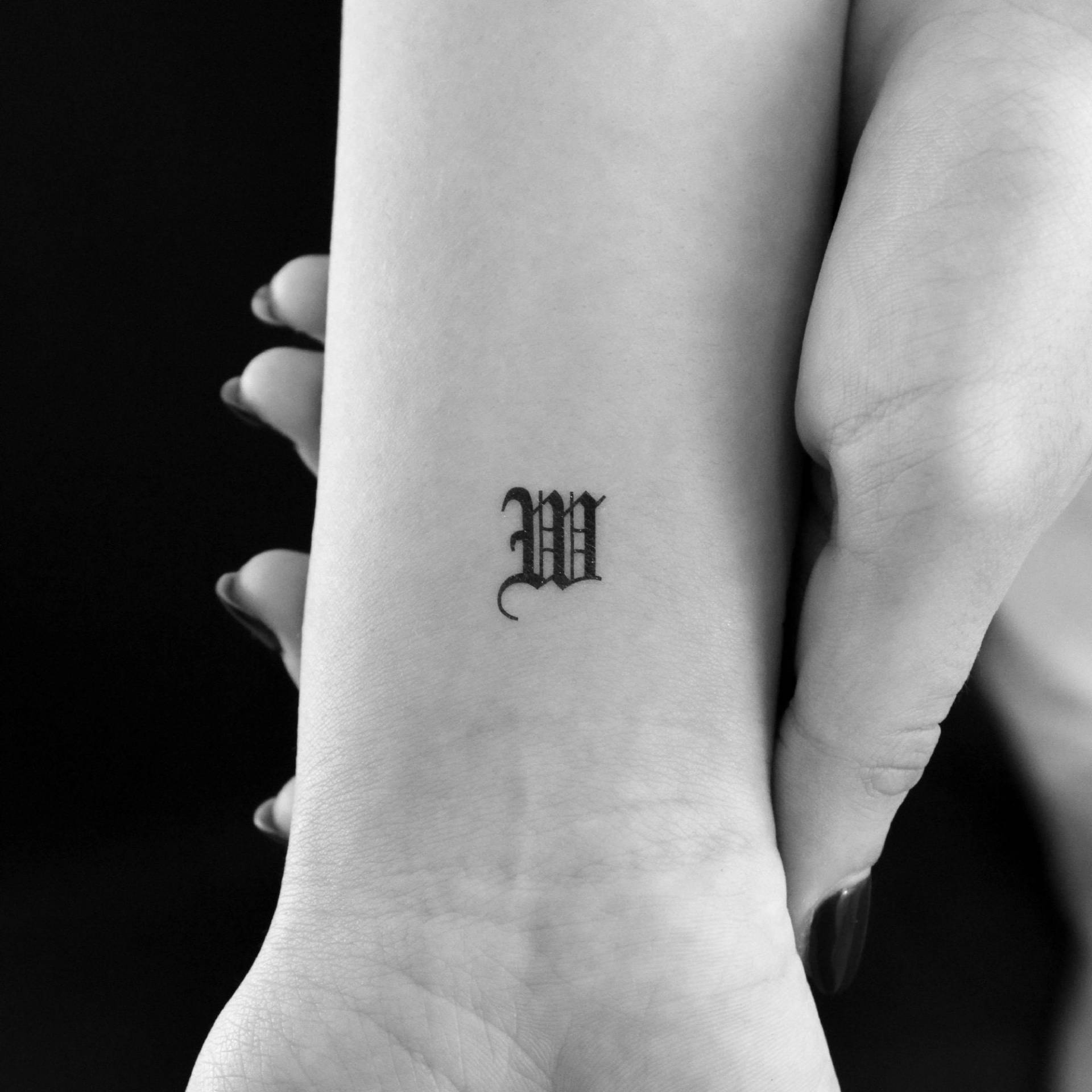 Gothic W Buchstabe Temporäres Tattoo | 3Er Set Gothic W Buchstabe Temporäres Tattoo | 3Er Set von Etsy - Tatteco
