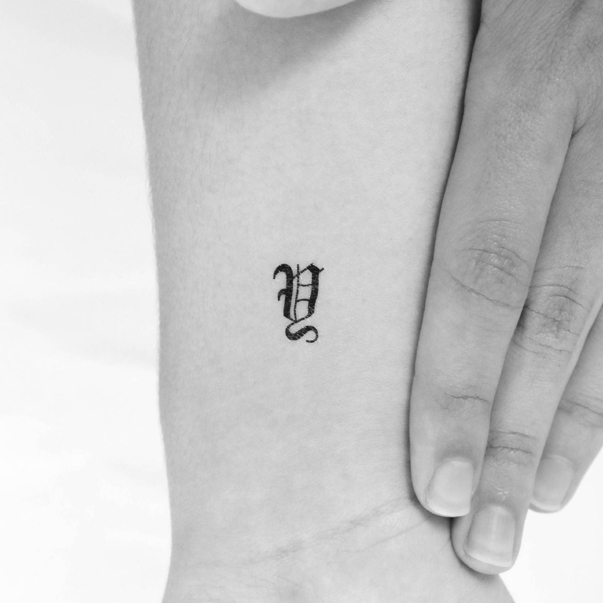 Gothic Y Buchstabe Temporäres Tattoo | 3Er Set Gothic Y Buchstabe Temporäres Tattoo | 3Er Set von Etsy - Tatteco