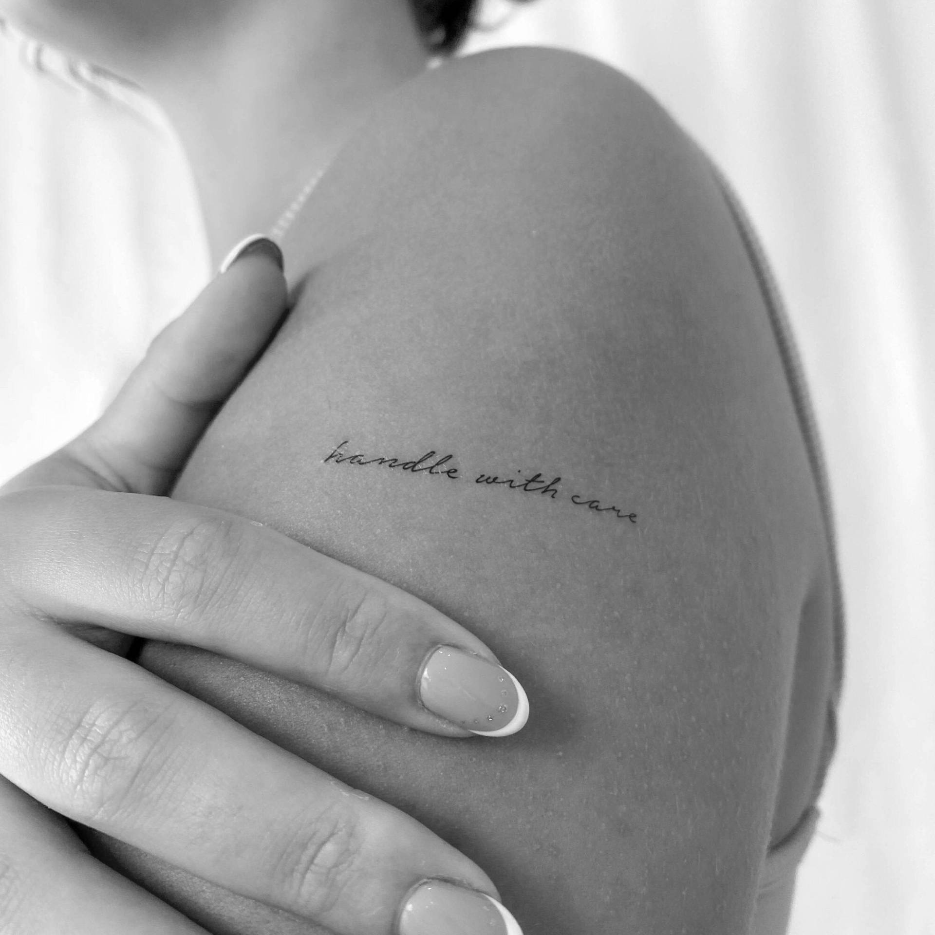 Handle With Care Temporäres Tattoo | 3Er Set Handle With Care Temporäres Tattoo | 3Er Set von Etsy - Tatteco