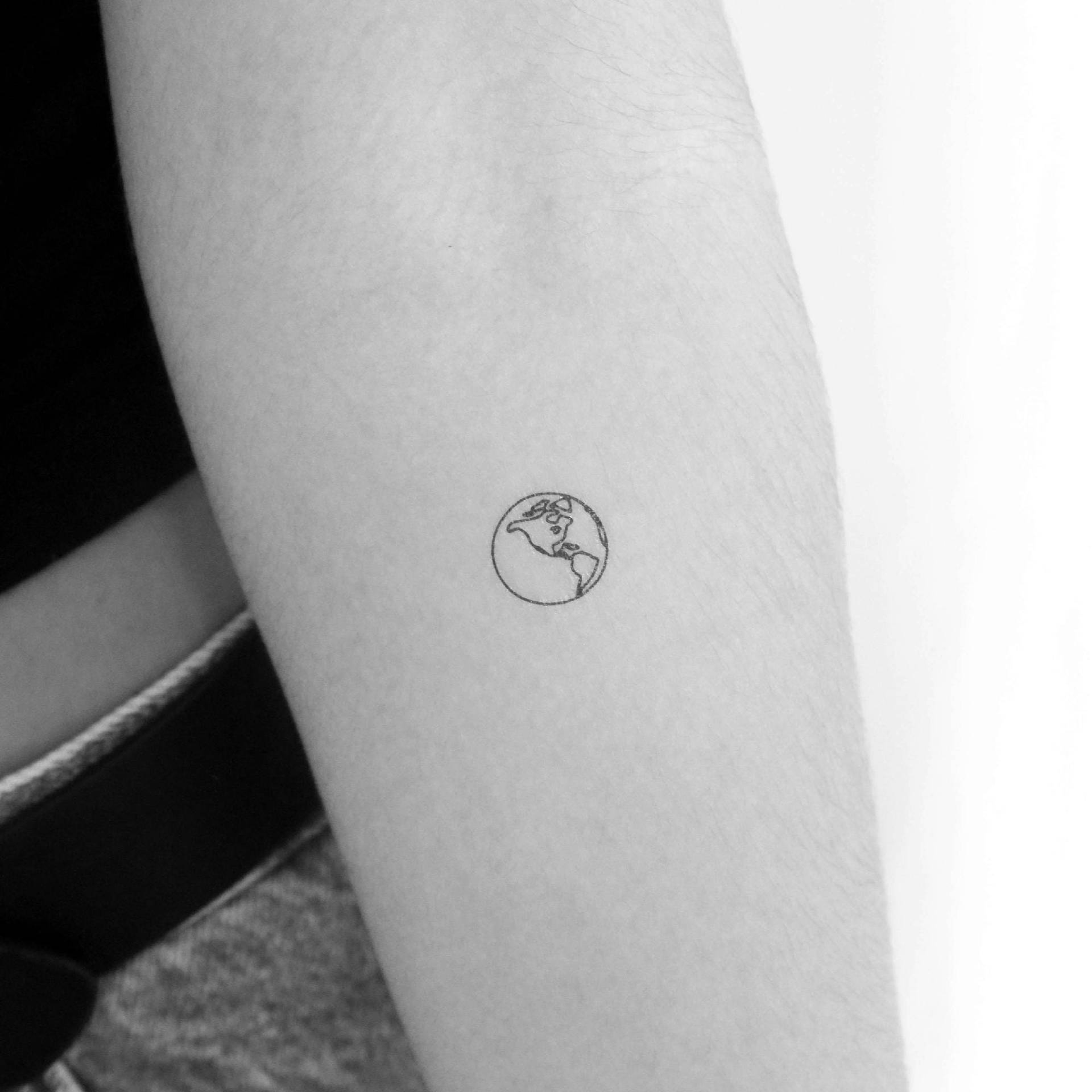 Kleine Erde Mit Blick Auf Amerika Temporäres Tattoo | 3Er Set von Etsy - Tatteco