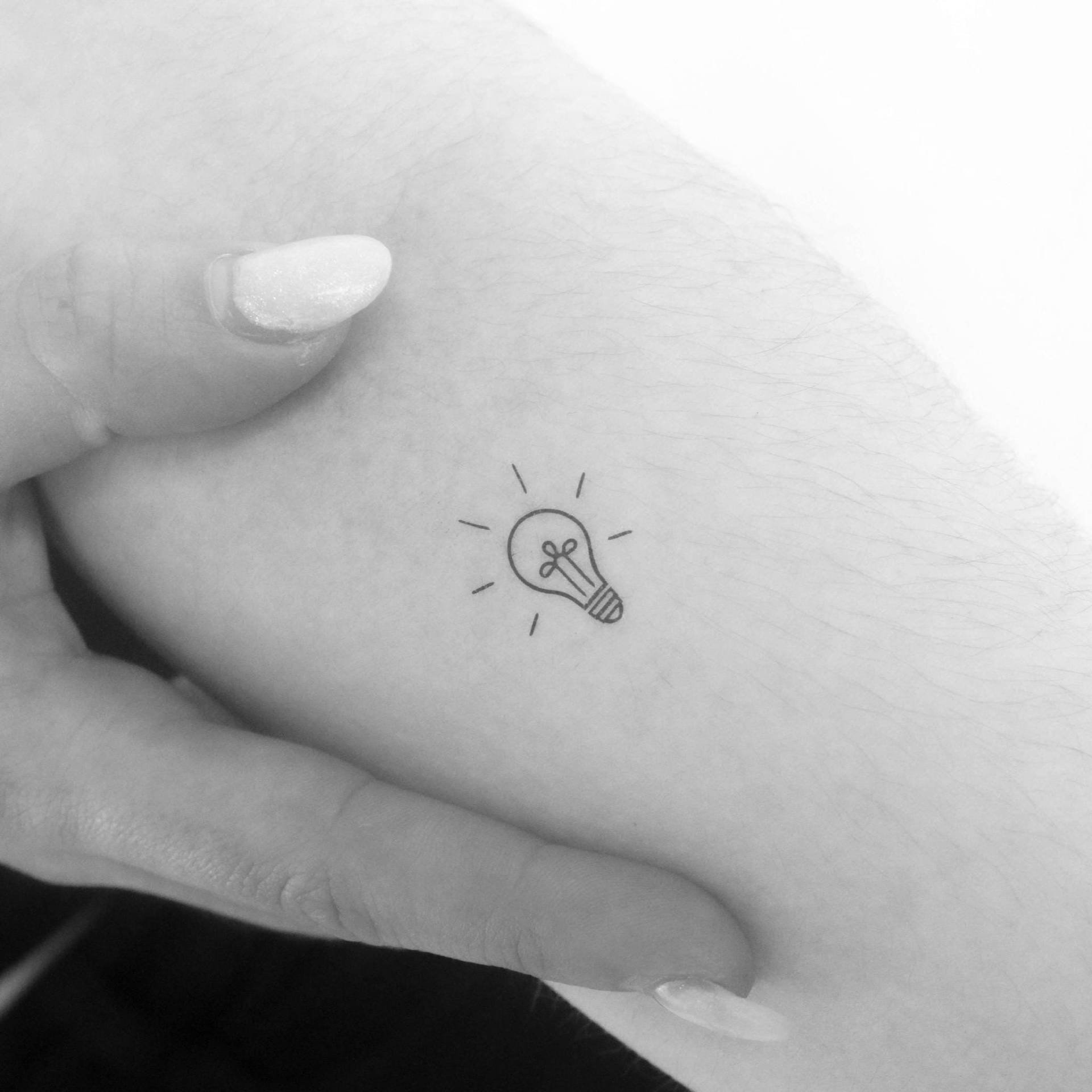Leuchtende Glühbirne Temporäres Tattoo | 3Er Set von Etsy - Tatteco