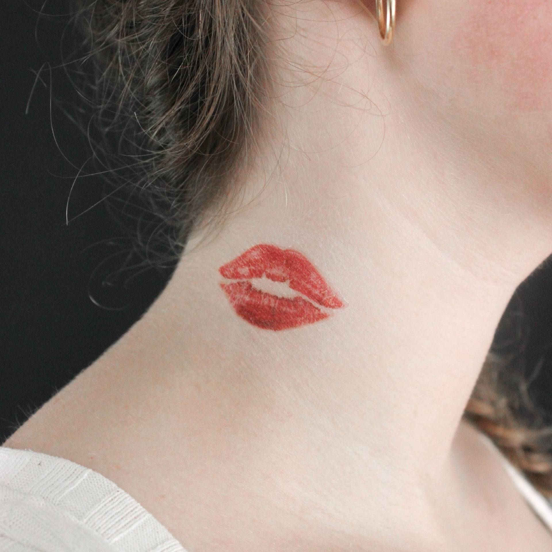 Rotes Kuss Zeichen Temporäres Tattoo | 3Er Set Rotes Kuss Zeichen Temporäres Tattoo | 3Er Set von Etsy - Tatteco