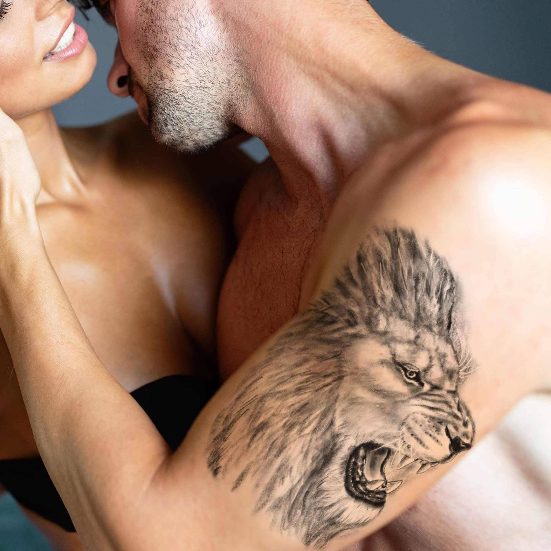 Brüllender Löwe Temporäres Tattoo Für Frauen Und Männer, Exklusives Handgezeichnetes Brüllendes Brüllender Löwe Temporäres Tattoo Für Frauen Und Männer, Exklusives Handgezeichnetes Brüllendes von Etsy - TattooYourStyle