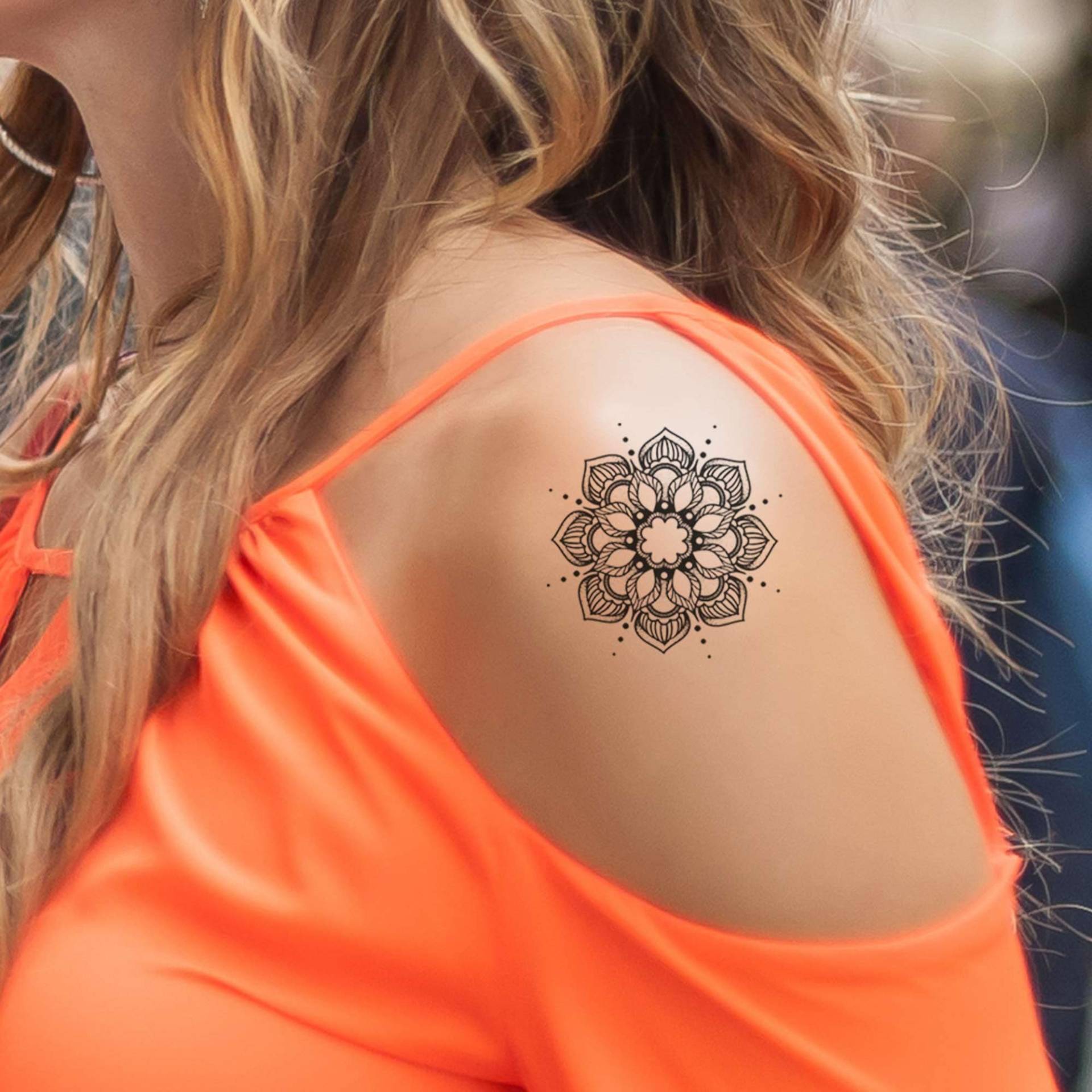 Kleines Temporäres Mandala-Tattoo Nr. 5 Für Frauen Und Männer, Exklusives Handgezeichnetes Kleines Kleines Temporäres Mandala-Tattoo Nr. 5 Für Frauen Und Männer, Exklusives Handgezeichnetes Kleines von Etsy - TattooYourStyle