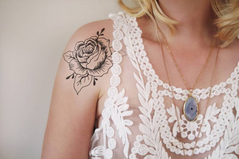 Blumen Temporäres Tattoo | Rose Rosentattoo Boho Geschenk Fest von Etsy - Tattoorary