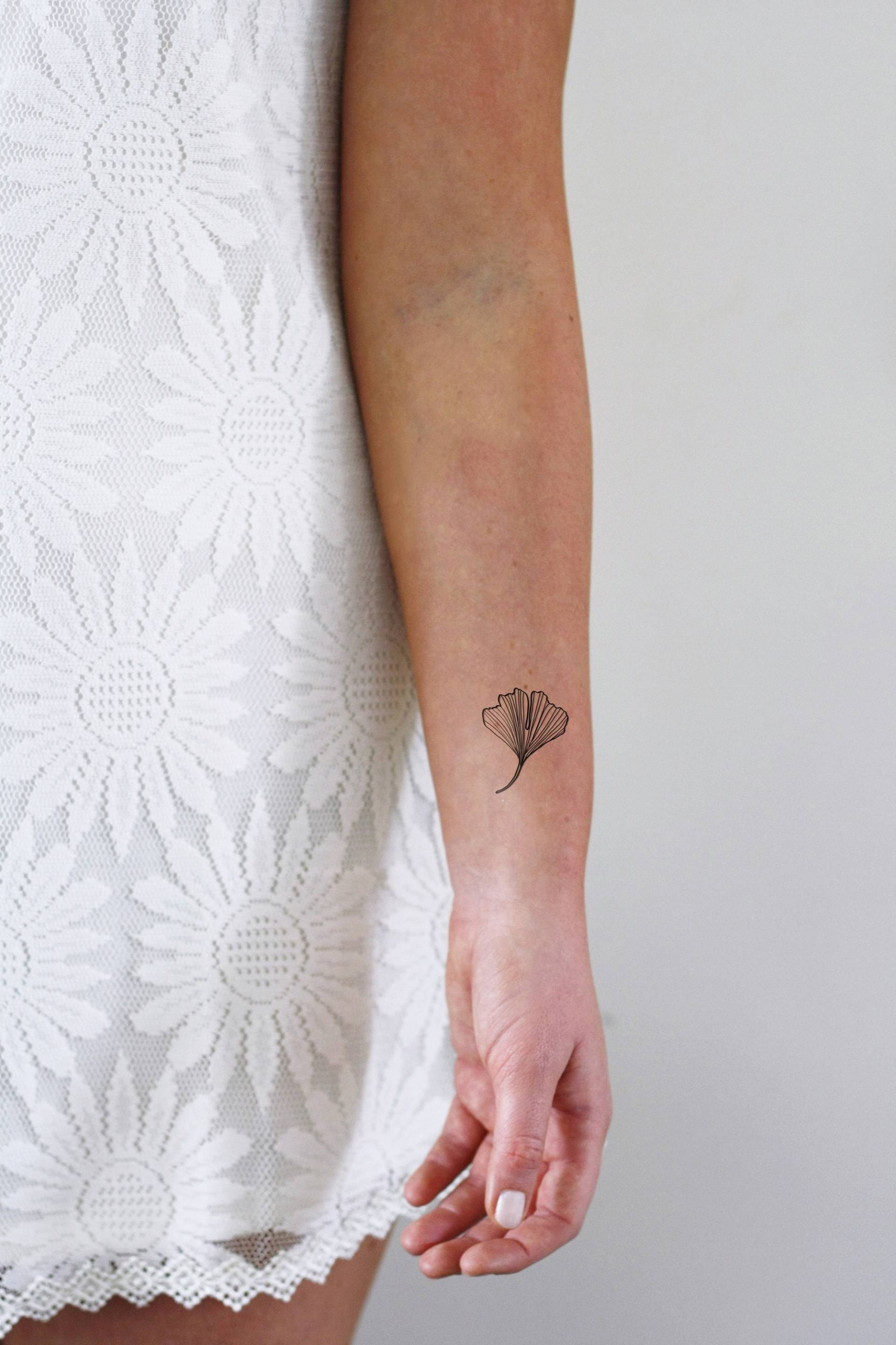 Ginkgoblatt Temporäres Tattoo Set | Accessoire Ginkgoschmuck Stärke Ginkgo von Etsy - Tattoorary