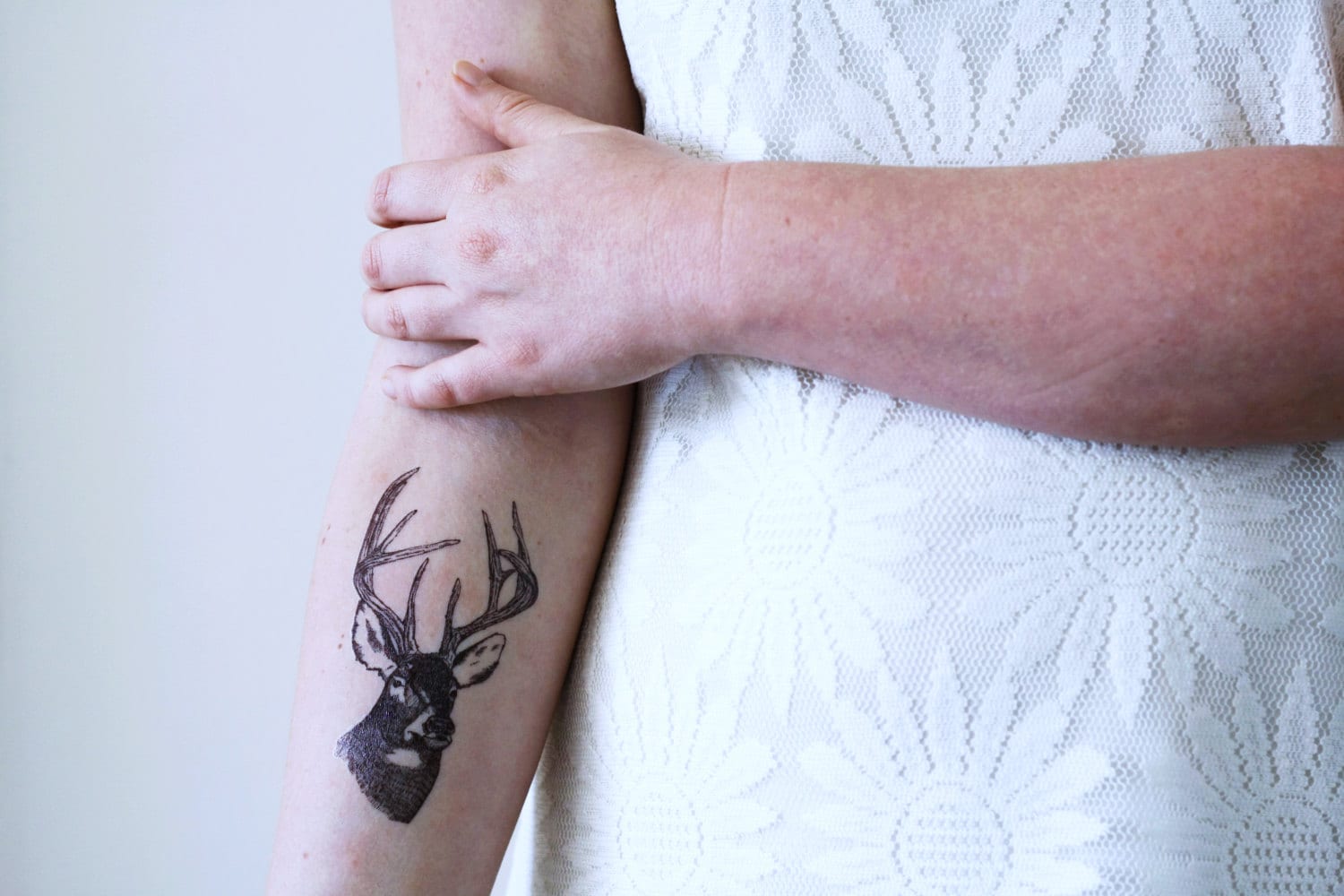 Hirschkopf Temporäres Tattoo | Hirsch Vintage Boho Geschenk Schönheit Selbstfürsorge Hirschkopf Temporäres Tattoo | Hirsch Vintage Boho Geschenk Schönheit Selbstfürsorge von Etsy - Tattoorary