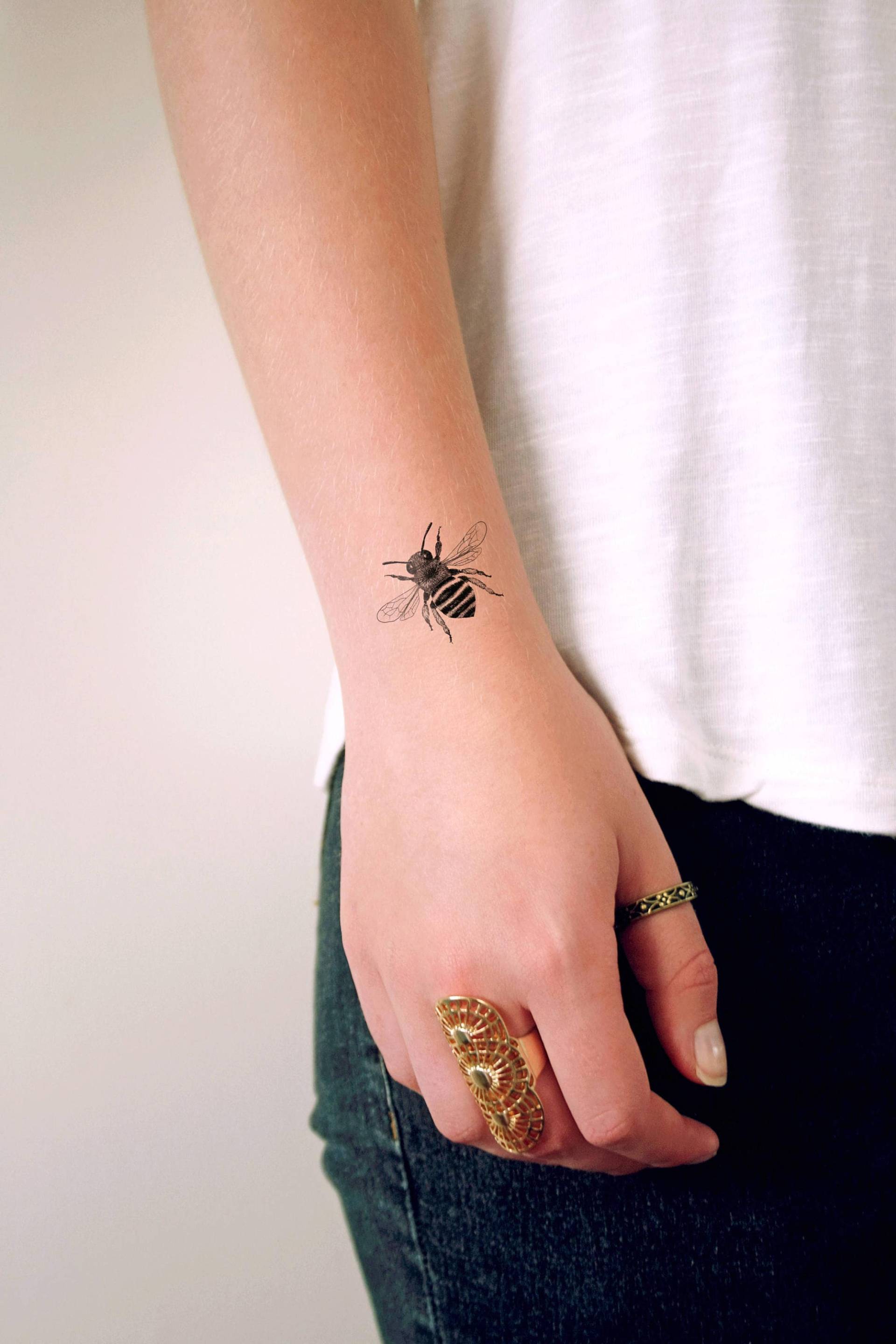 Hummel Temporäres Tattoo | Kleines Hummeltattoo Geschenk Schönheit Selbstfürsorge Hummel Temporäres Tattoo | Kleines Hummeltattoo Geschenk Schönheit Selbstfürsorge von Etsy - Tattoorary