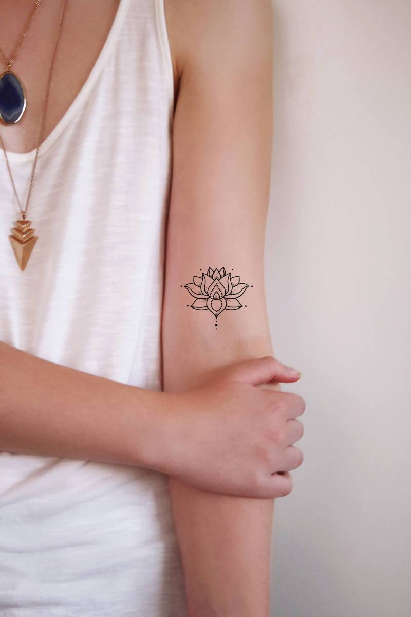 Kleiner Lotus Temporäres Tattoo | Boho Fake Geschenkidee Geschenk Schön von Etsy - Tattoorary