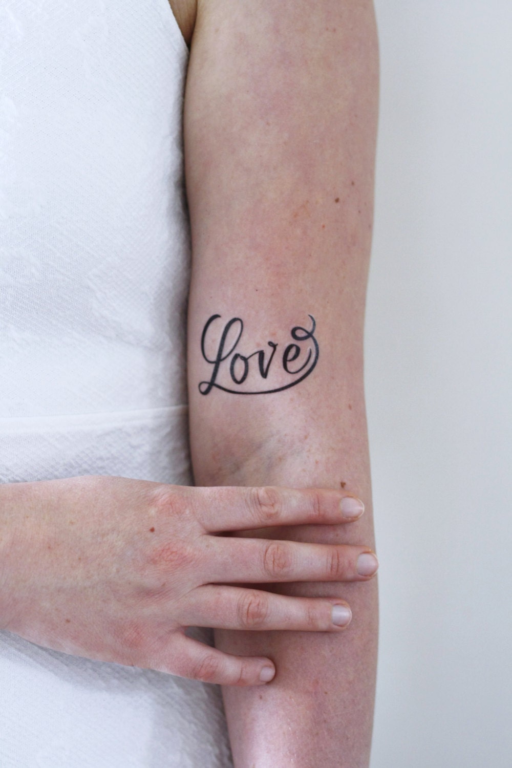 Liebe Temporäres Tattoo | Liebestattoo Liebespaar Valentinstag Geschenkidee Paar Geschenk Liebe Temporäres Tattoo | Liebestattoo Liebespaar Valentinstag Geschenkidee Paar Geschenk von Etsy - Tattoorary