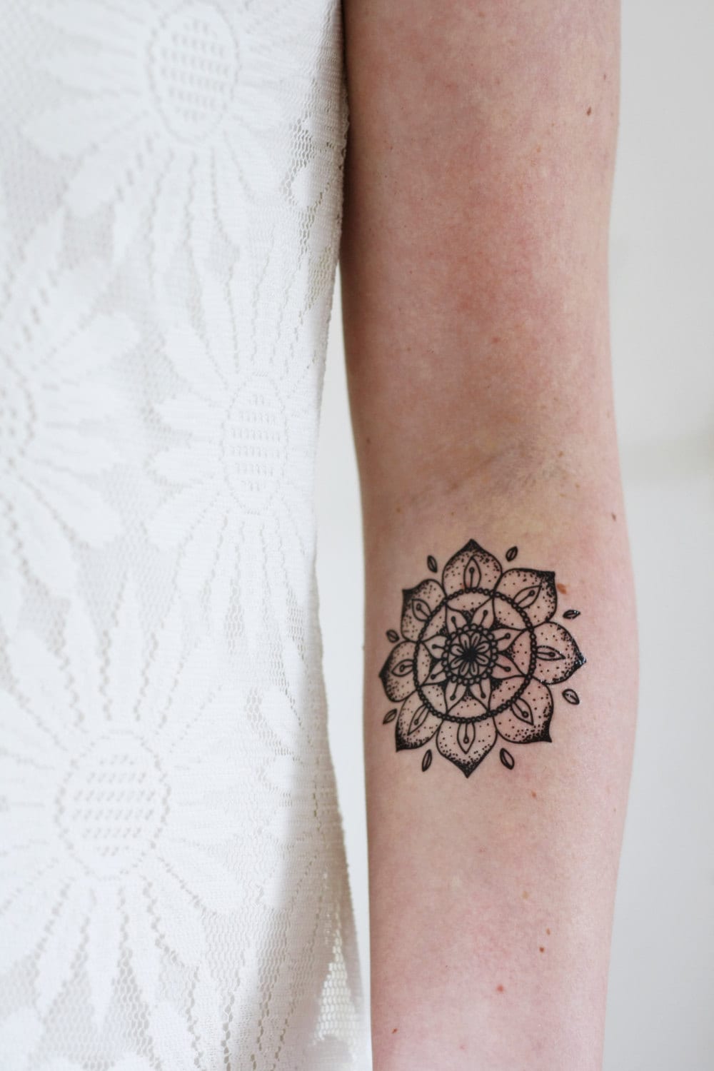 Mandala Temporäres Tattoo | Boho Geschenk Mandala-Fake-Tattoo Geschenkidee Kreis Mandala Temporäres Tattoo | Boho Geschenk Mandala-Fake-Tattoo Geschenkidee Kreis von Etsy - Tattoorary