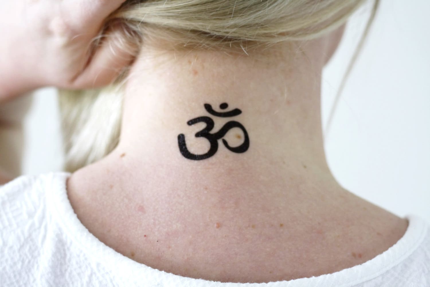 Om-Tattoo | Aum Symbol Tattoo Om Temporäres Meditationstattoo Yoga Boho Geschenkidee Geschenk Schön von Etsy - Tattoorary