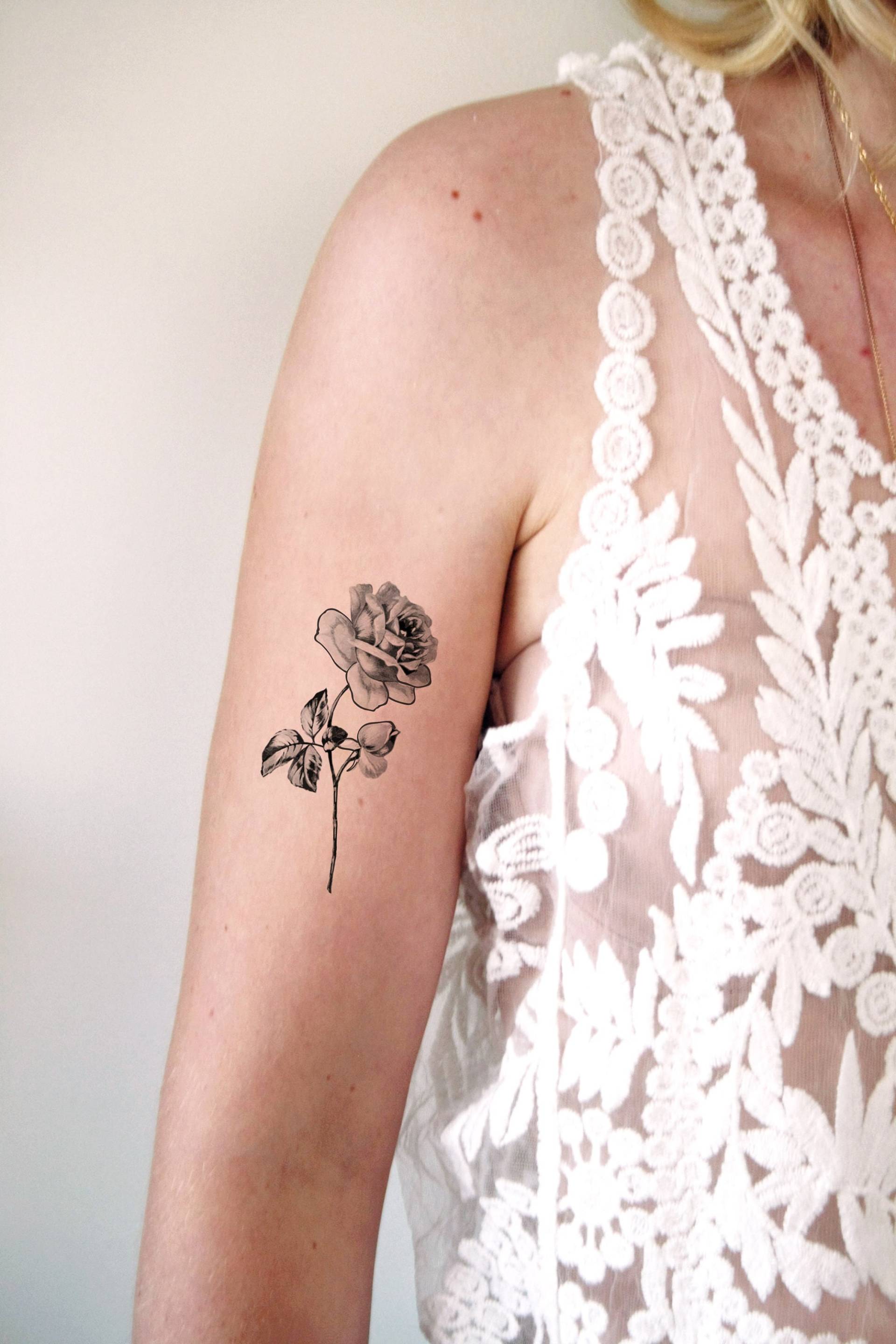 Rose Temporäres Tattoo | Schwarz-Weiße Blumen Vintage Geschenk von Etsy - Tattoorary