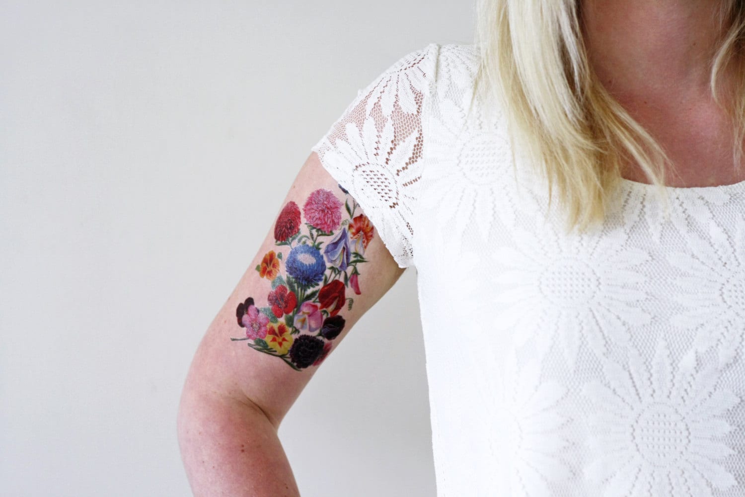 Vintage Blumen Temporäres Tattoo - Boho Festival Design von Etsy - Tattoorary