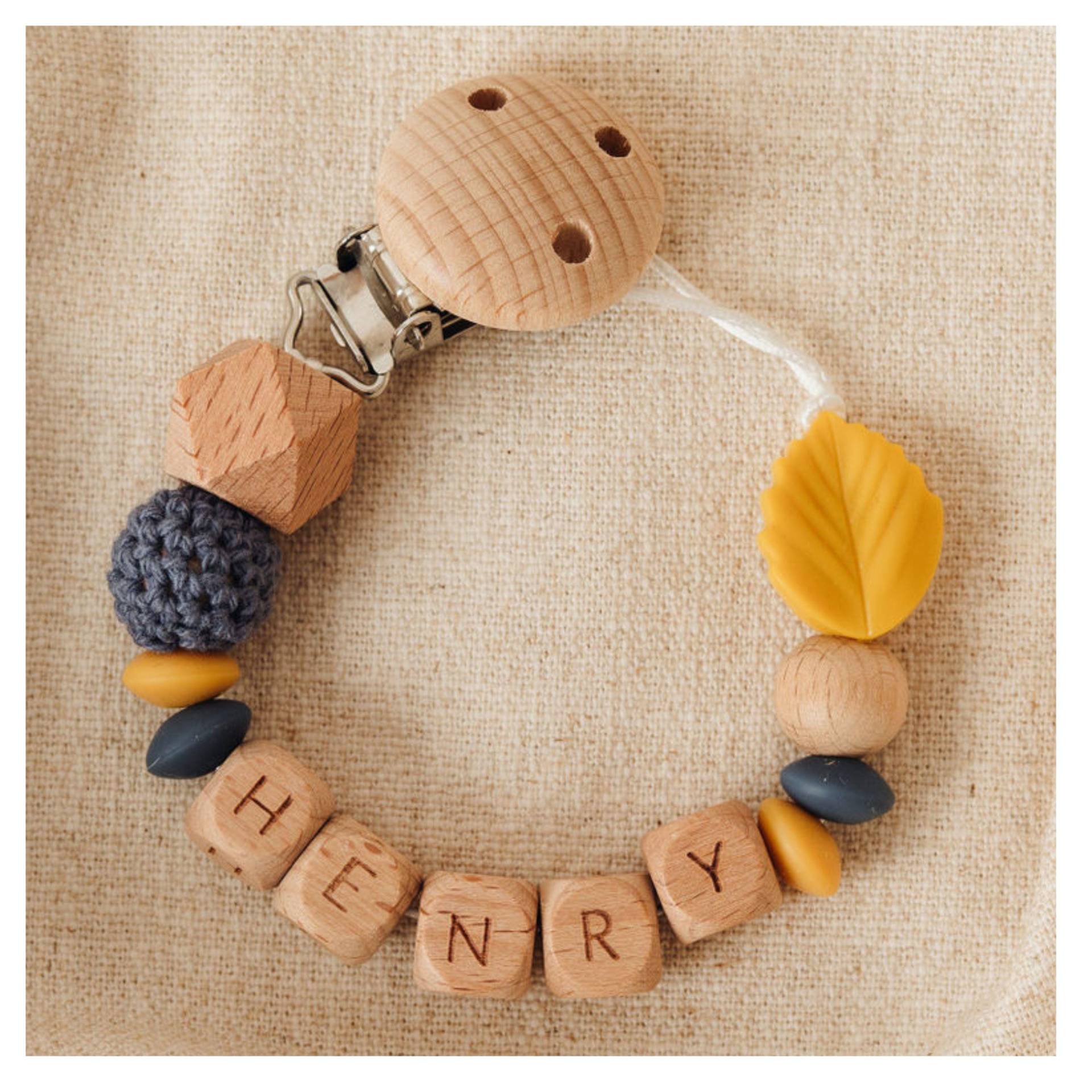 Personalisierte Schnullerkette Mit Namen - Blau/Gelb von Etsy - TeamStorchenkind