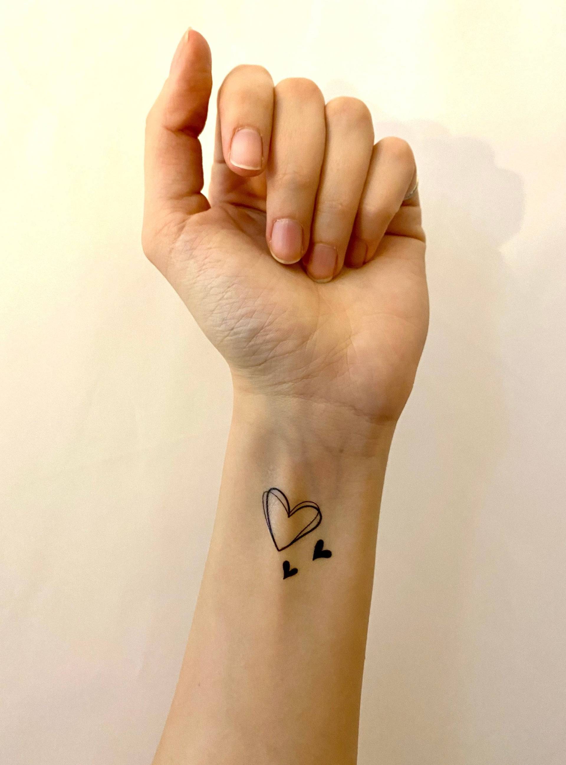 Kleine Drei Herzen Temporäres Tattoo | 3Er Set Kleine Drei Herzen Temporäres Tattoo | 3Er Set von Etsy - TemporaryTattooInc