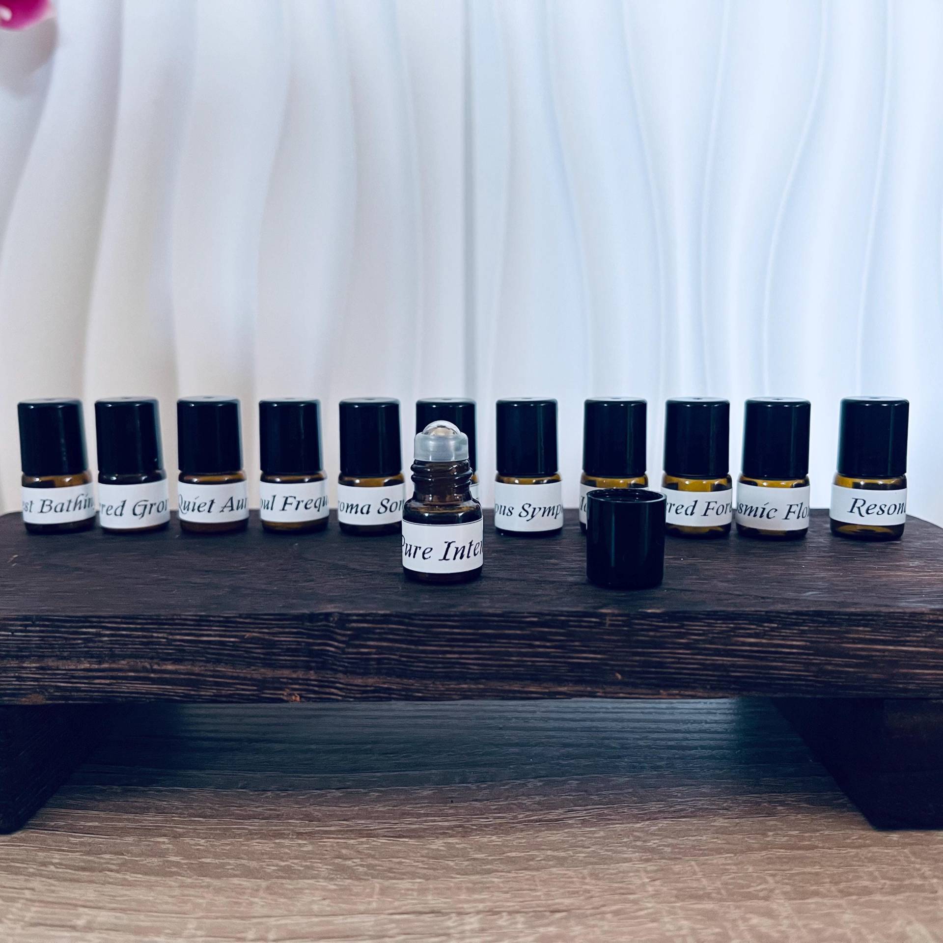 Sample Set 12 Botanical Perfume Essence Aromatherapy Natural Roll On Sample Set 12 Botanical Perfume Essence Aromatherapy Natural Roll On von Etsy - TheAromaAtelier