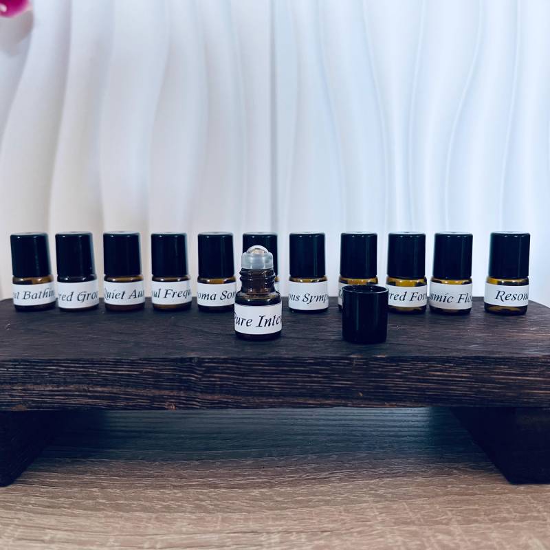 Sample Set 12 Botanical Perfume Essence Aromatherapy Natural Roll On Sample Set 12 Botanical Perfume Essence Aromatherapy Natural Roll On von Etsy - TheAromaAtelier